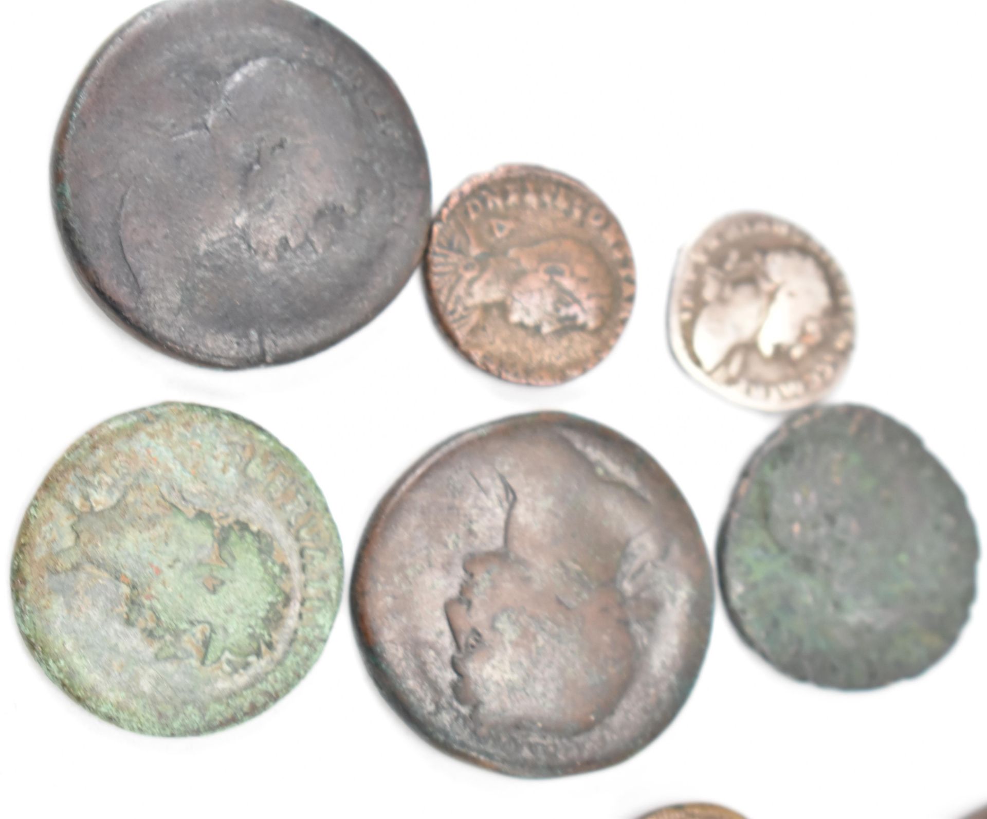 NINE ANCIENT ROMAN IMPERIAL COINS FROM THE REIGN OF TRAJAN - Image 4 of 4