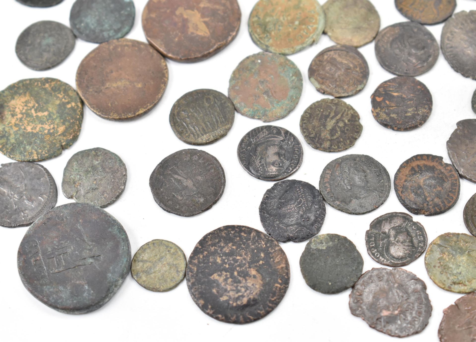 LARGE COLLECTION OF ROMAN COINS - Image 5 of 5
