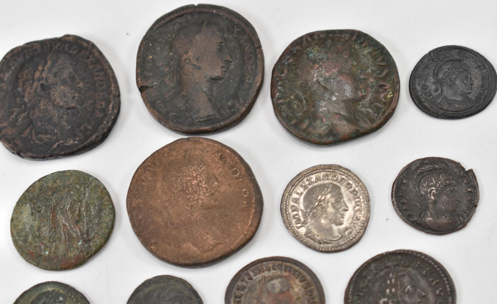 LARGE COLLECTION OF ROMAN IMPERIAL COINAGE - Image 2 of 4