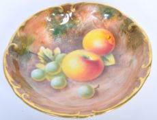 ROYAL WORCESTER - 1956 - HAND PAINTED SIGNED FRUIT DISH