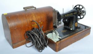 20TH CENTURY SINGER SEWING MACHINE WITH ACCESORIES