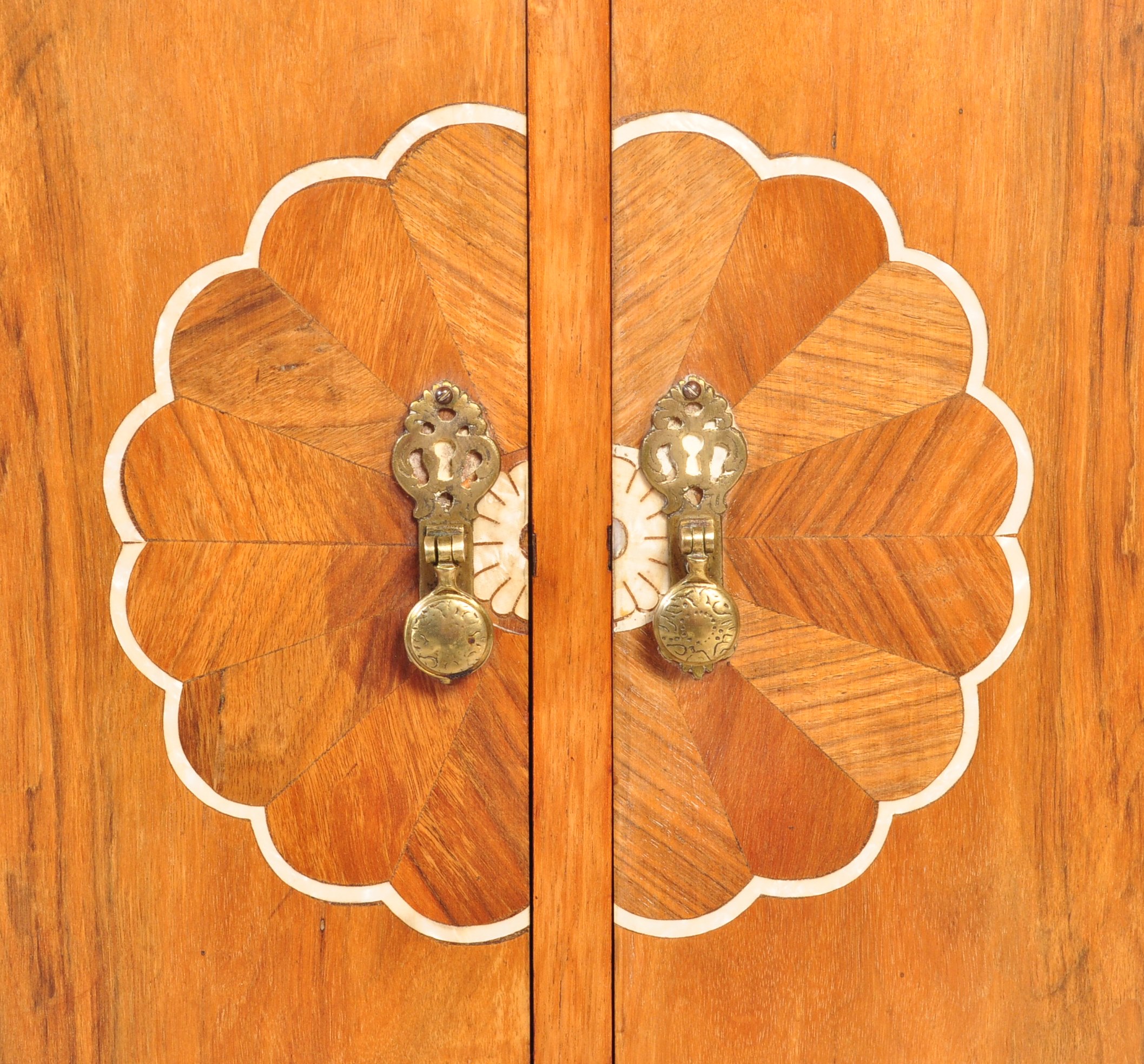 ART DECO 1930S WALNUT TALLBOY CHEST OF DRAWERS - Image 4 of 9