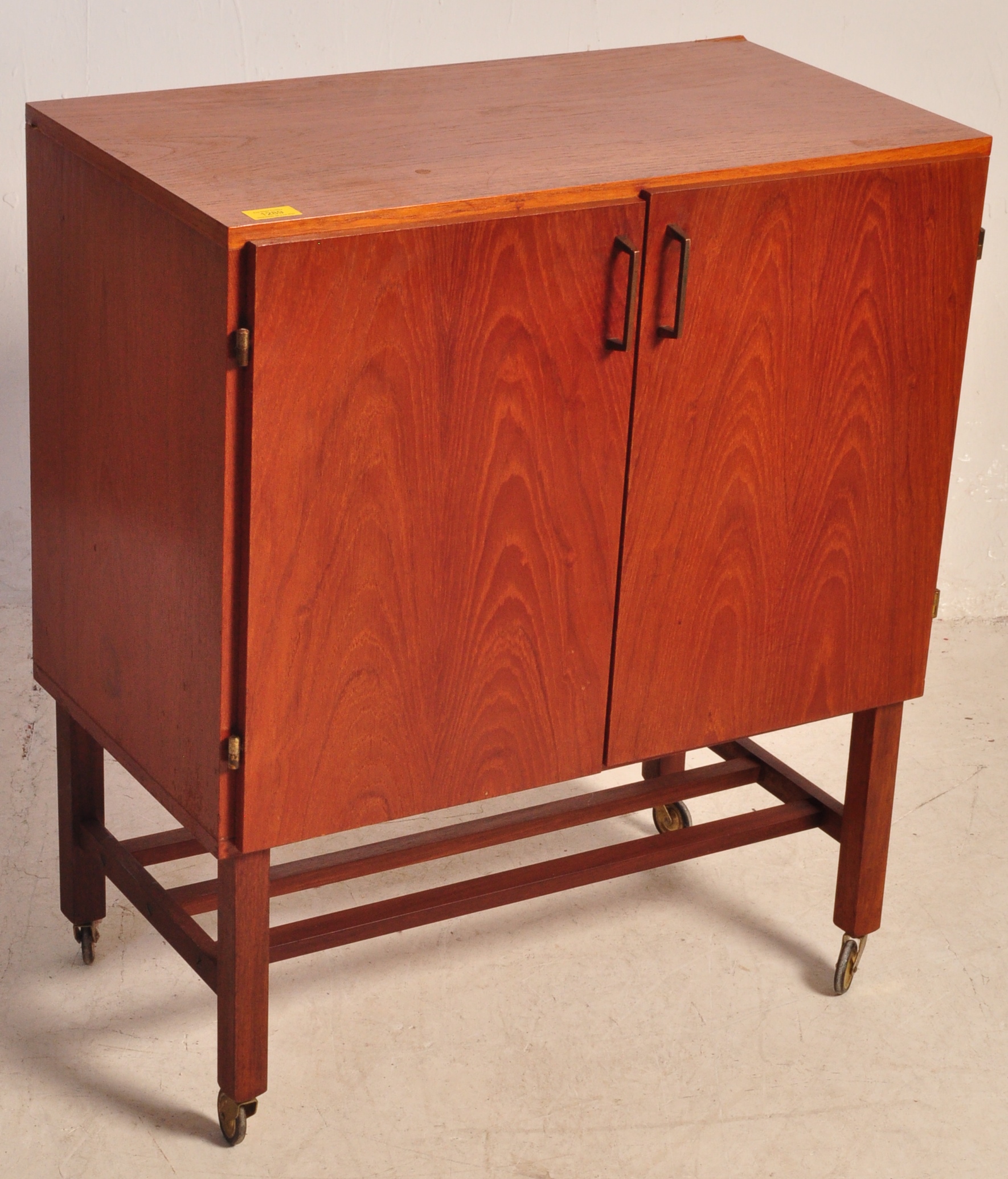 RETRO VINTAGE MID 20TH CENTURY TEAK RECORD CABINET - Image 2 of 6