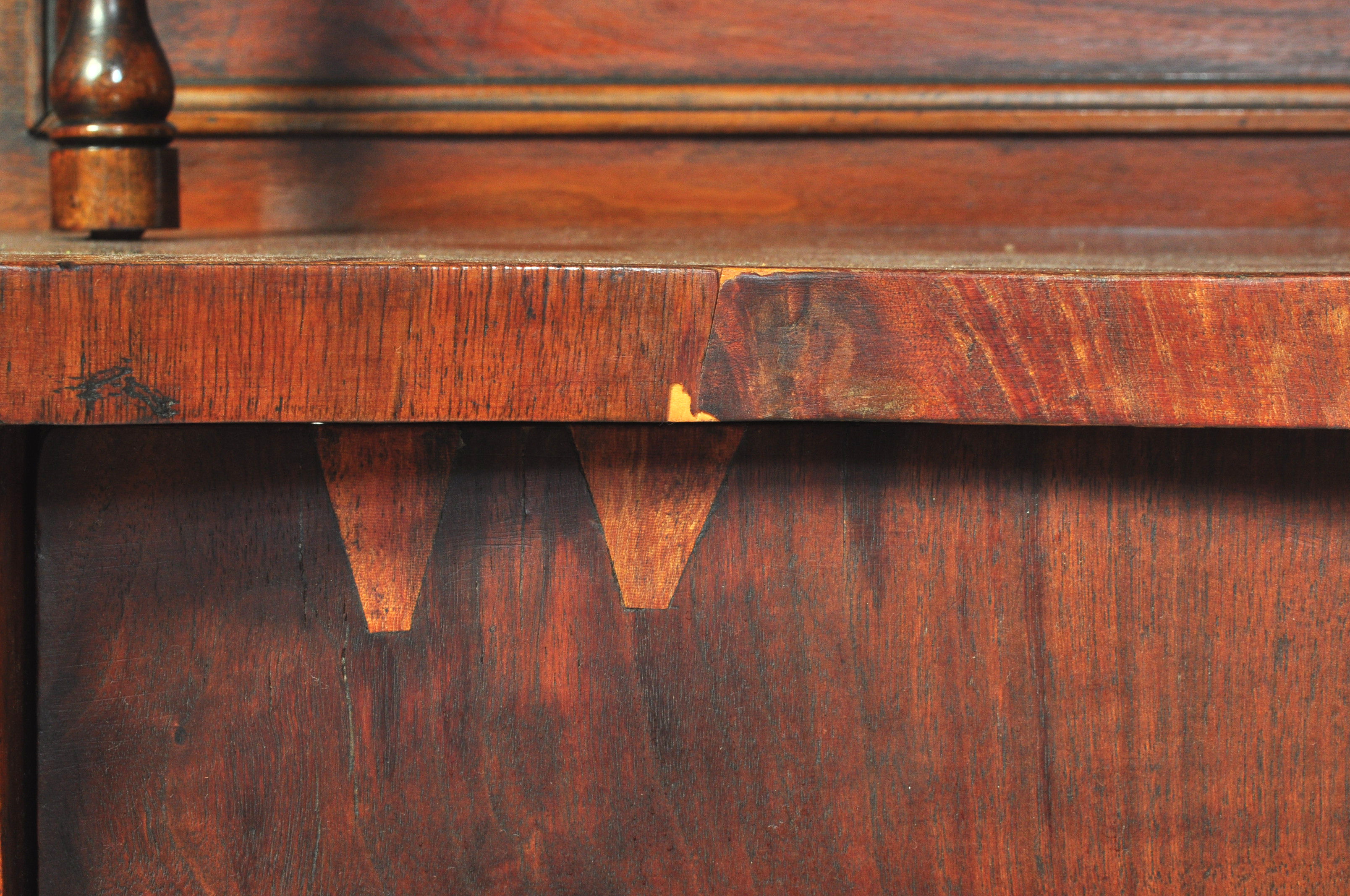 19TH CENTURY VICTORIAN MAHOGANY CHIFFONIER / CREDENZA - Image 9 of 12