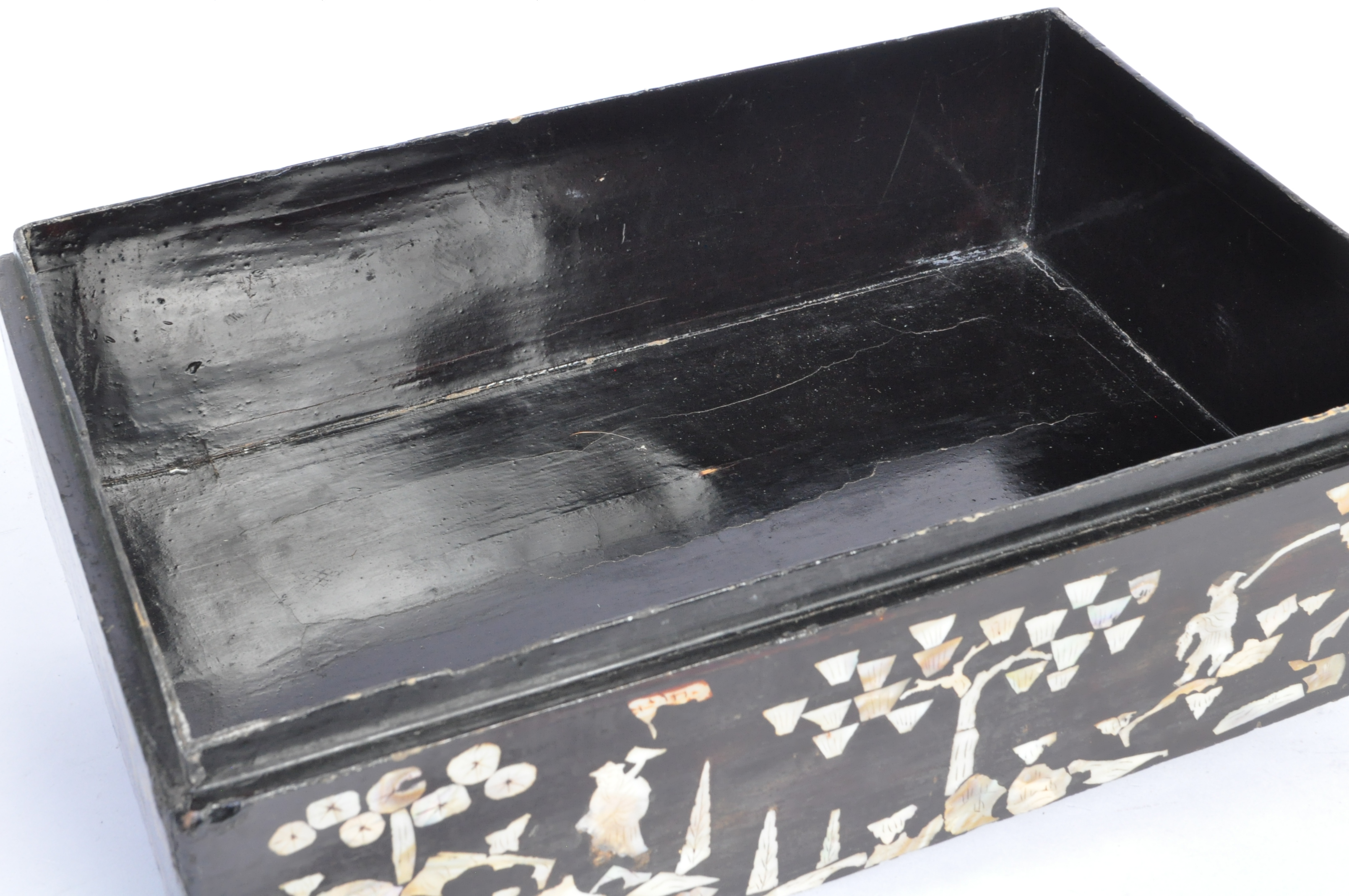 LARGE 20TH CENTURY MOTHER OF PEARL BOX - Image 5 of 5