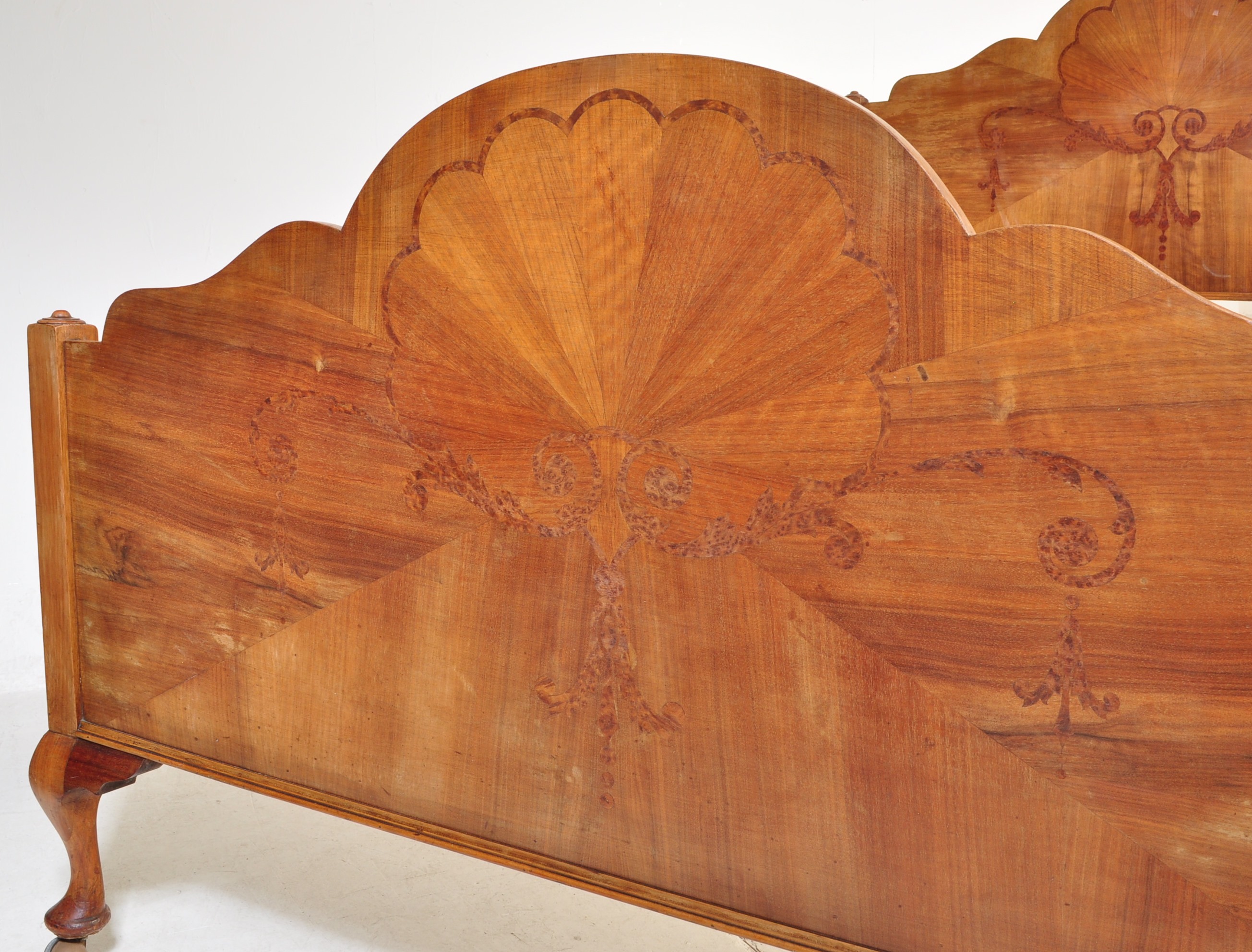 EARLY 20TH CENTURY ART DECO BURR WALNUT BED FRAME - Image 5 of 6