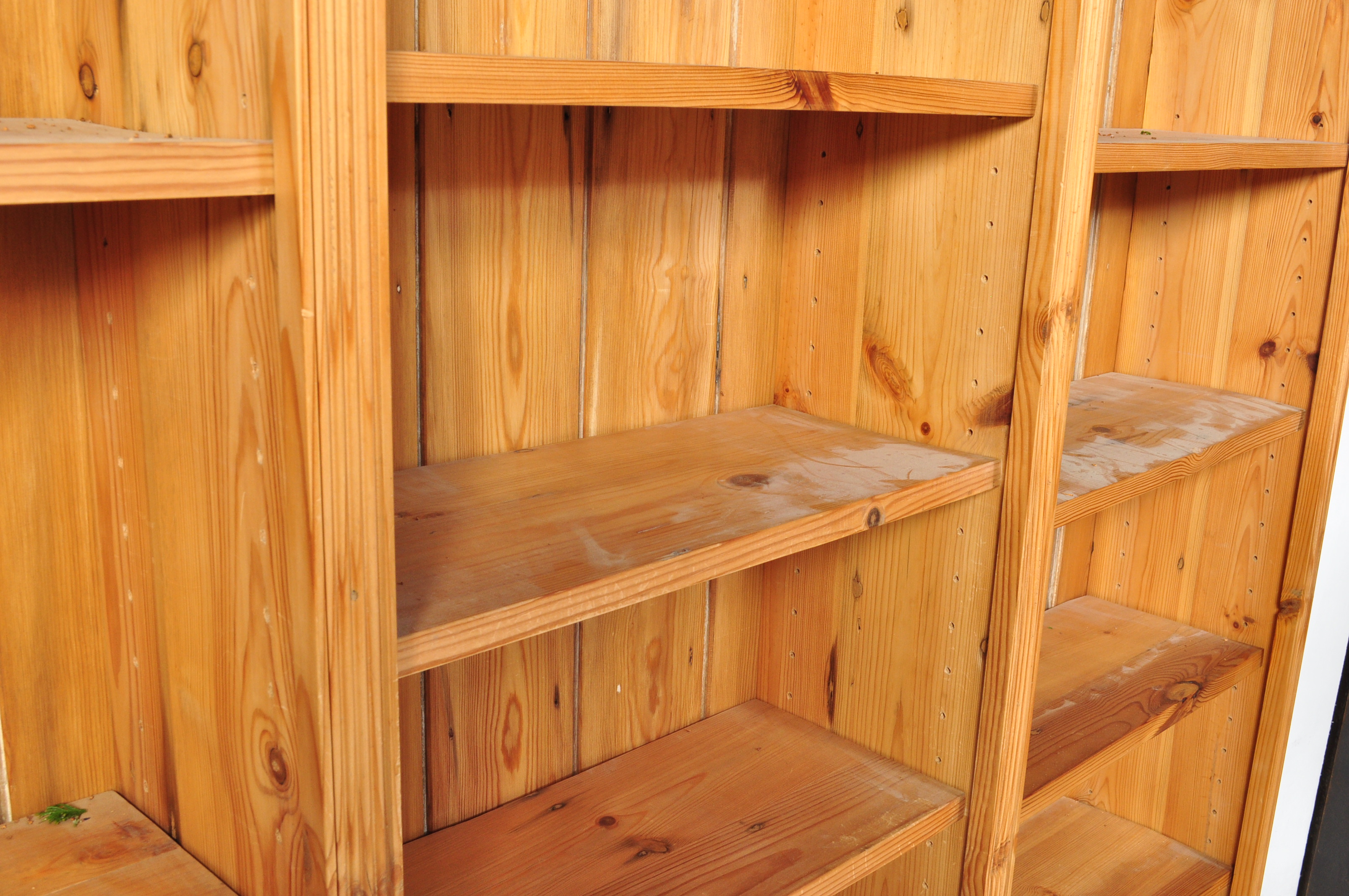 LARGE COUNTRY 20TH CENTURY PINE TRIPLE BOOKCASE - Image 3 of 4