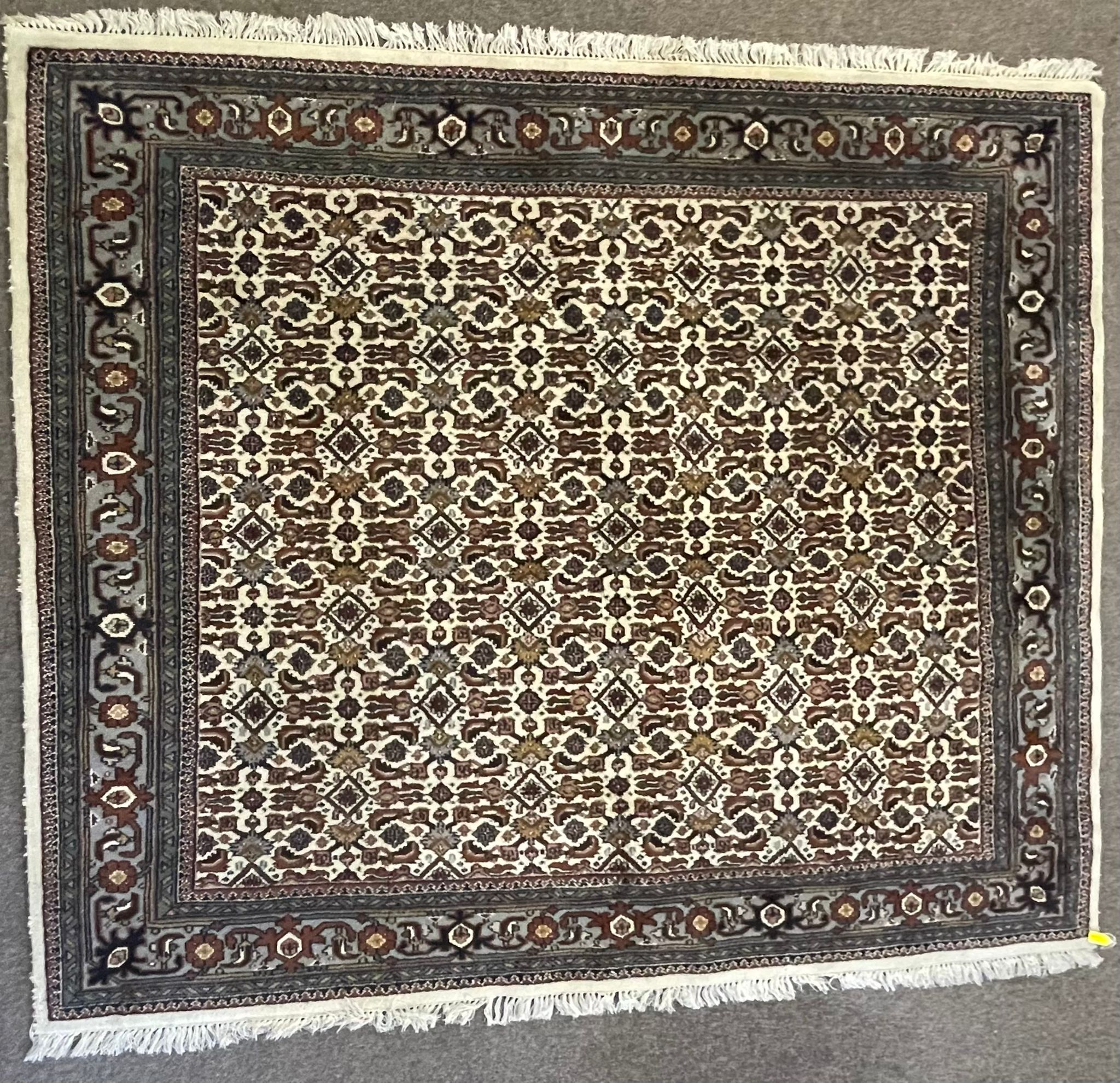 20TH CENTURY INDIAN ORIENTAL HARIKI CARPET