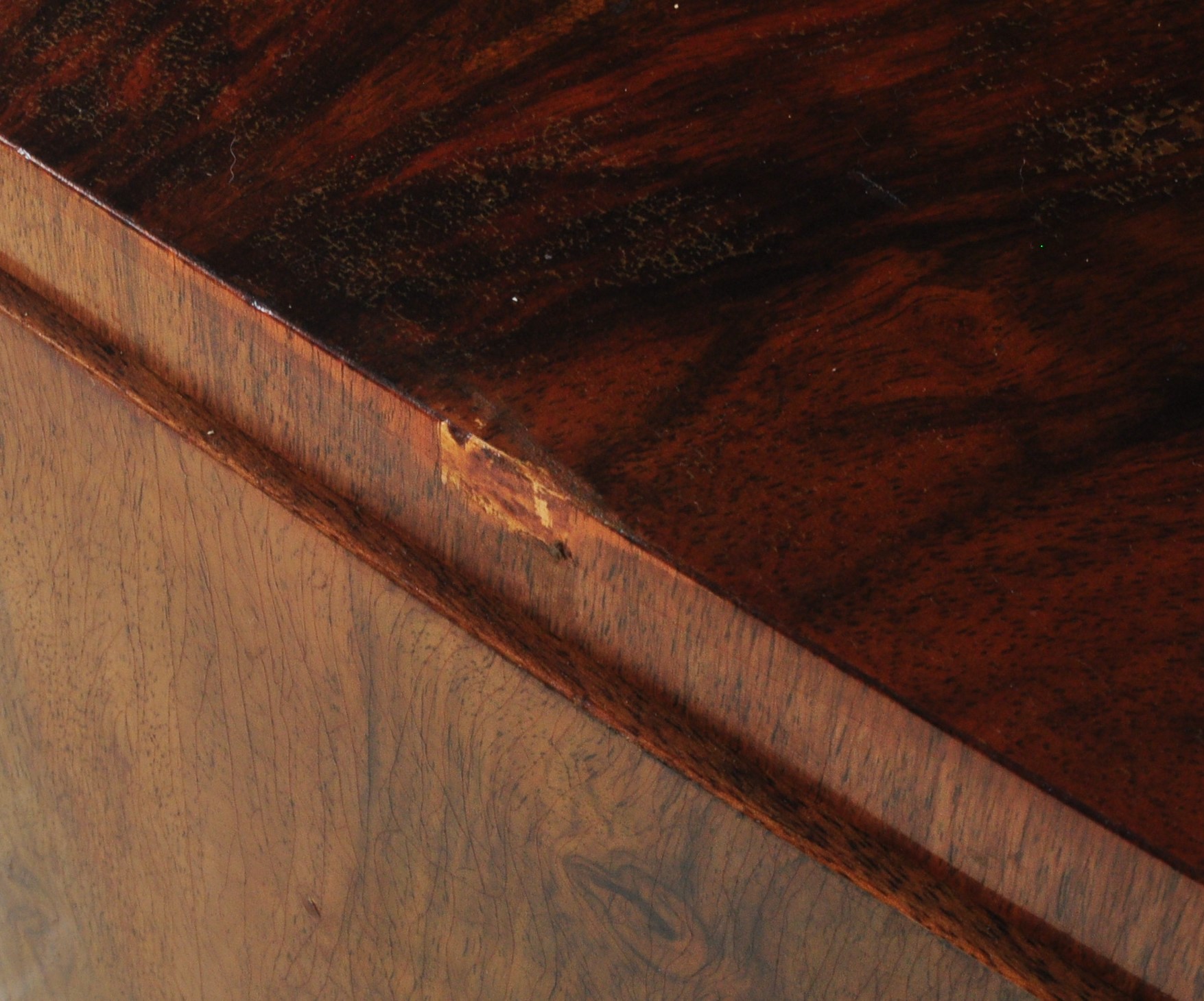 A 1930's ART DECO BURR WALNUT DRESSING TABLE CHEST - Image 8 of 9
