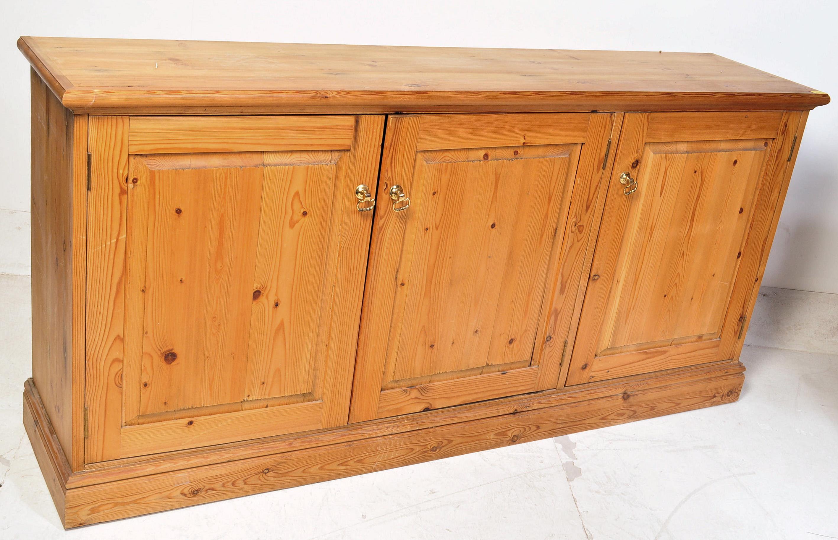 20TH CENTURY COUNTRY PINE KITCHEN DRESSER BASE - Image 2 of 7