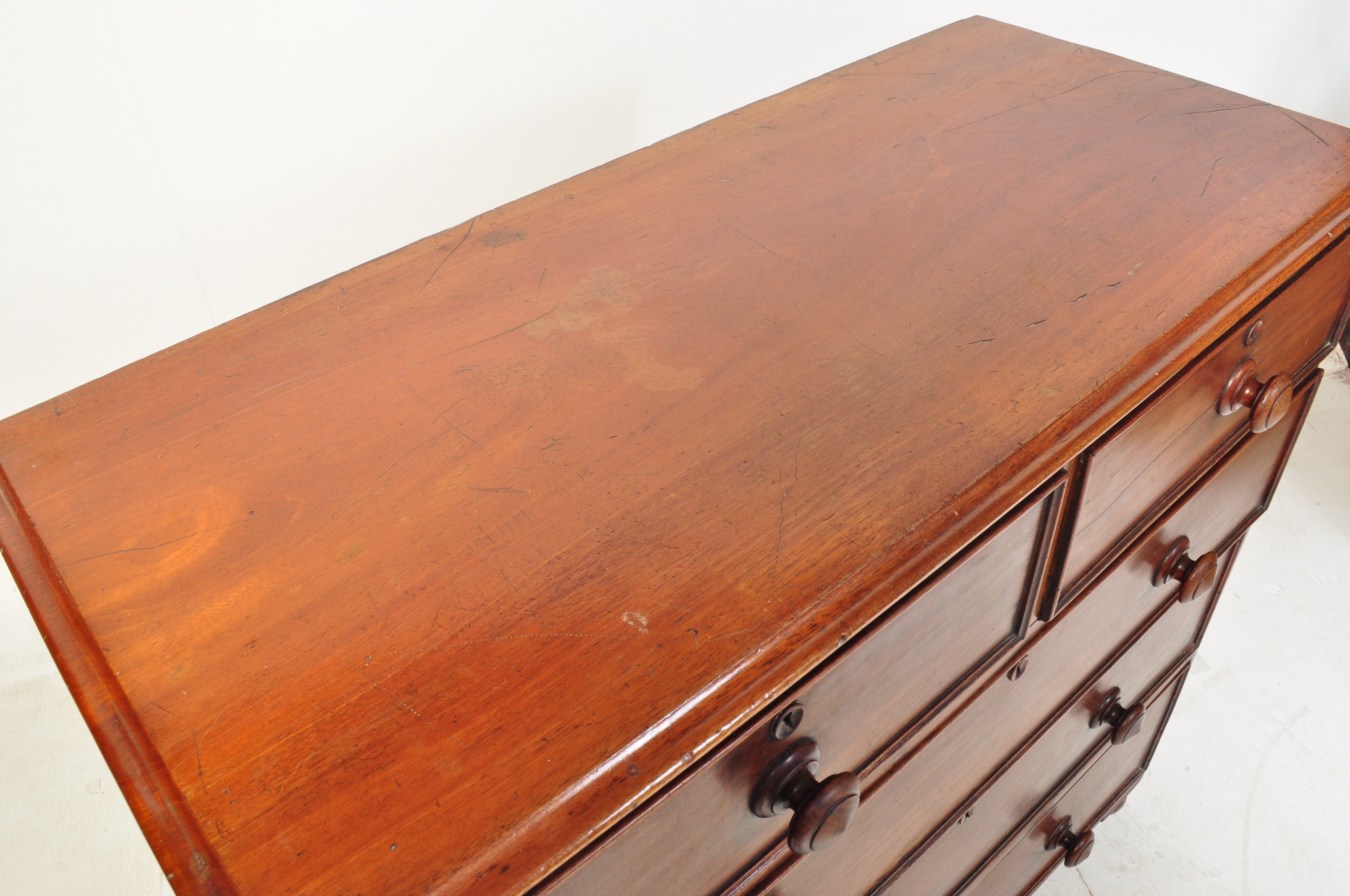 19TH CENTURY MAHOGANY CHEST OF DRAWERS - Image 3 of 9