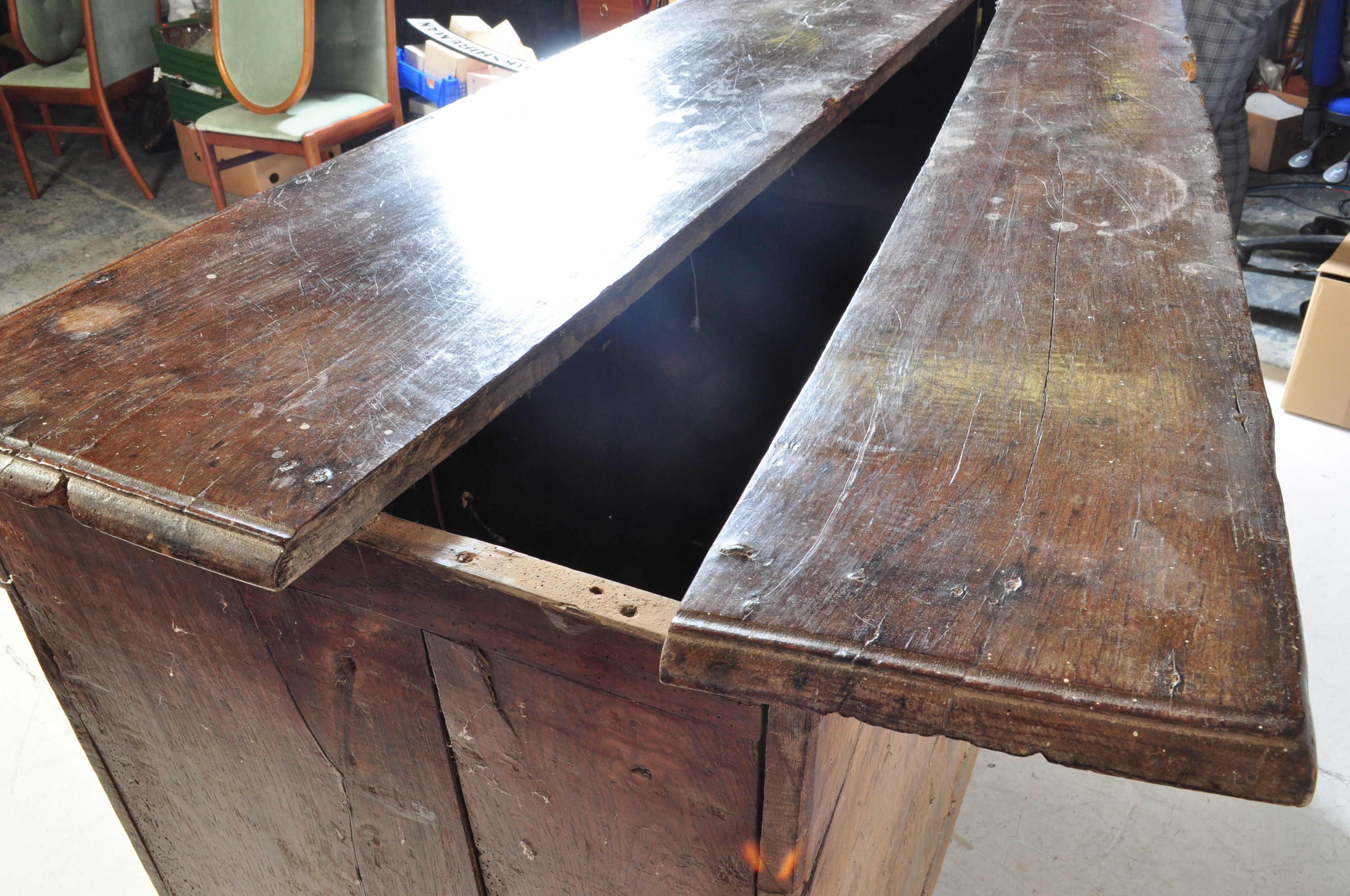 17TH CENTURY COUNTRY OAK MULE CHEST COFFER CHEST - Image 12 of 12