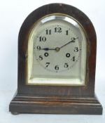 EARLY 20TH CENTURY OAK CASED MANTEL CLOCK