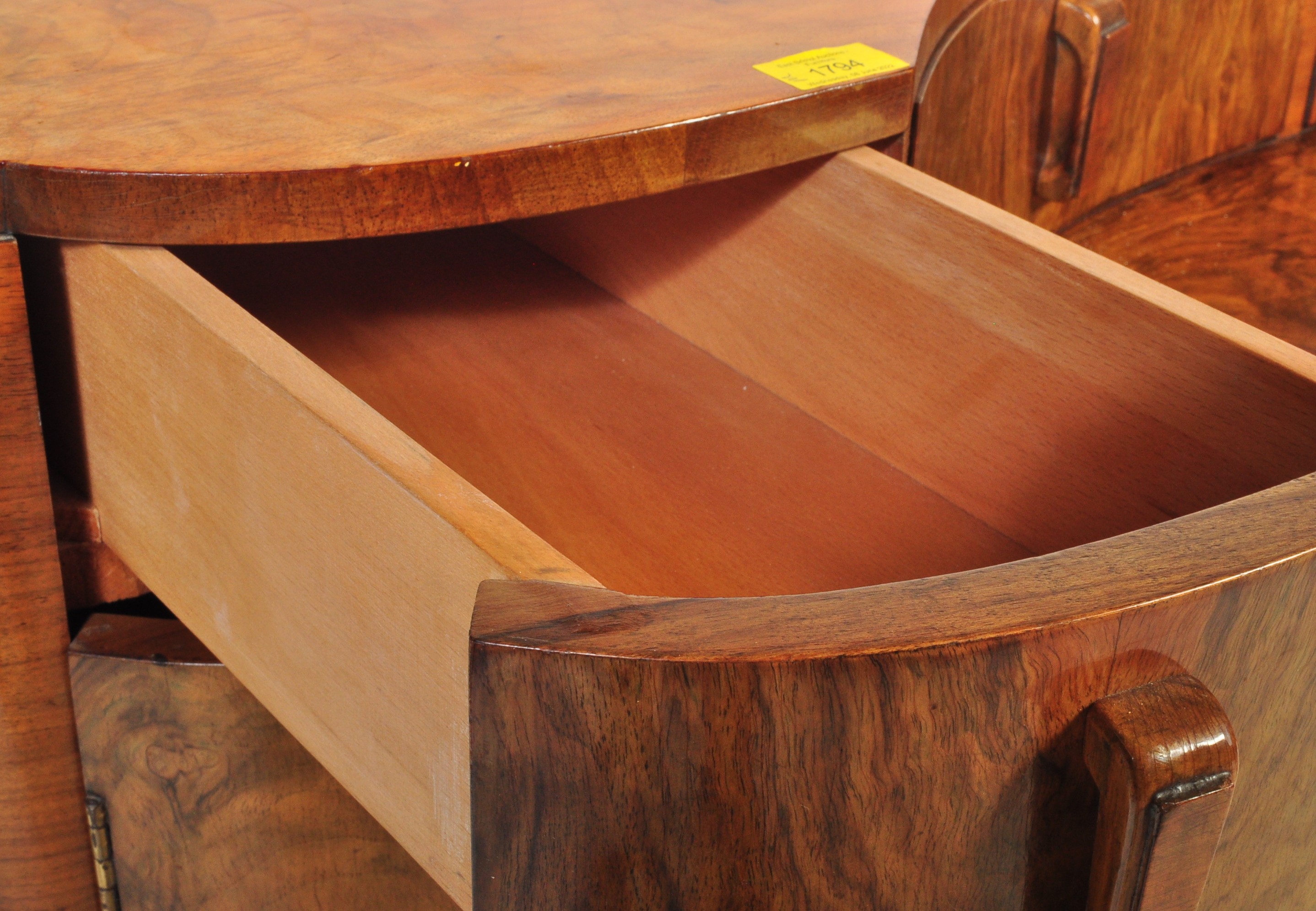 A 1930's ART DECO BURR WALNUT DRESSING TABLE CHEST - Image 4 of 9