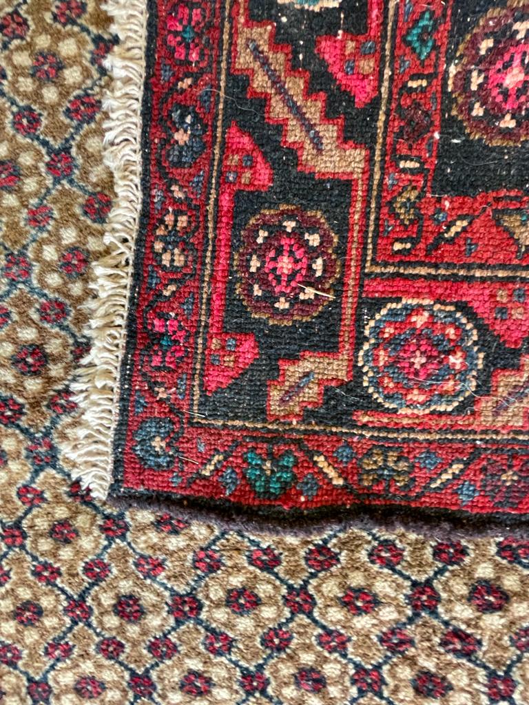 VINTAGE 20TH CENTURY PERSIAN ISLAMIC CARPET RUG - Image 2 of 3