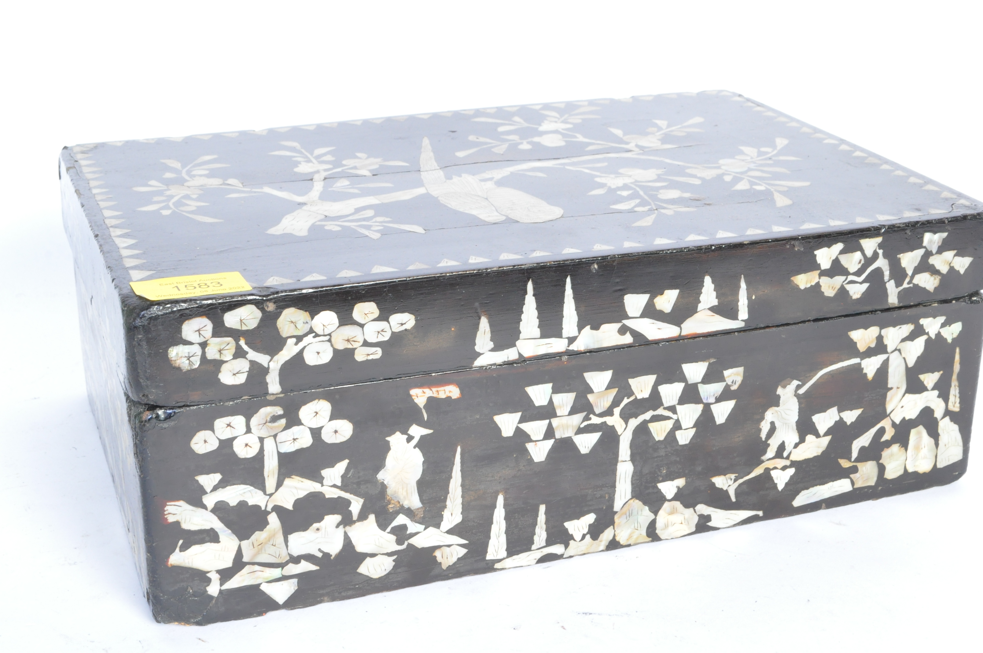 LARGE 20TH CENTURY MOTHER OF PEARL BOX - Image 4 of 5