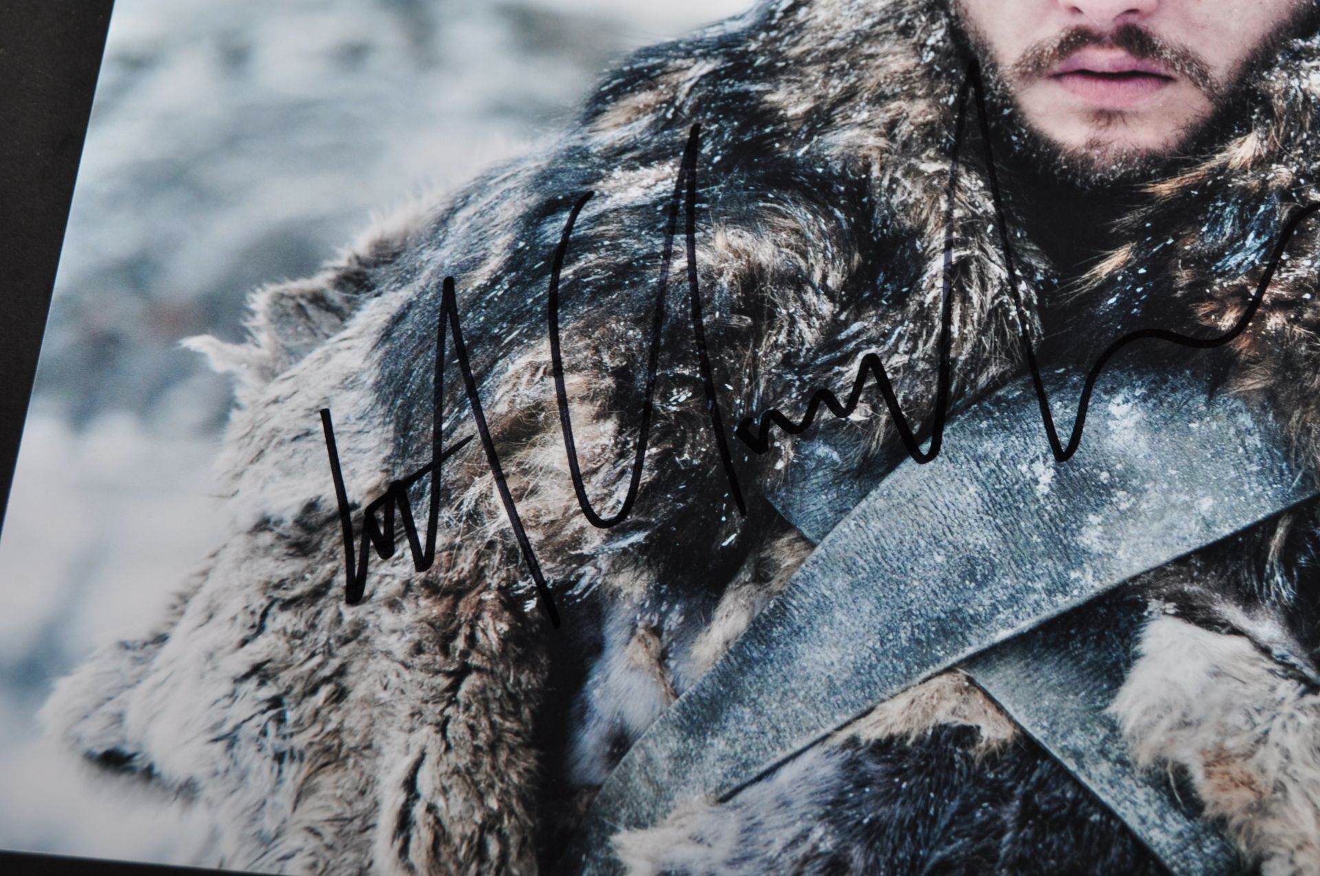 KIT HARINGTON - GAME OF THRONES - SIGNED 8X10" PHOTO - AFTAL - Image 2 of 2