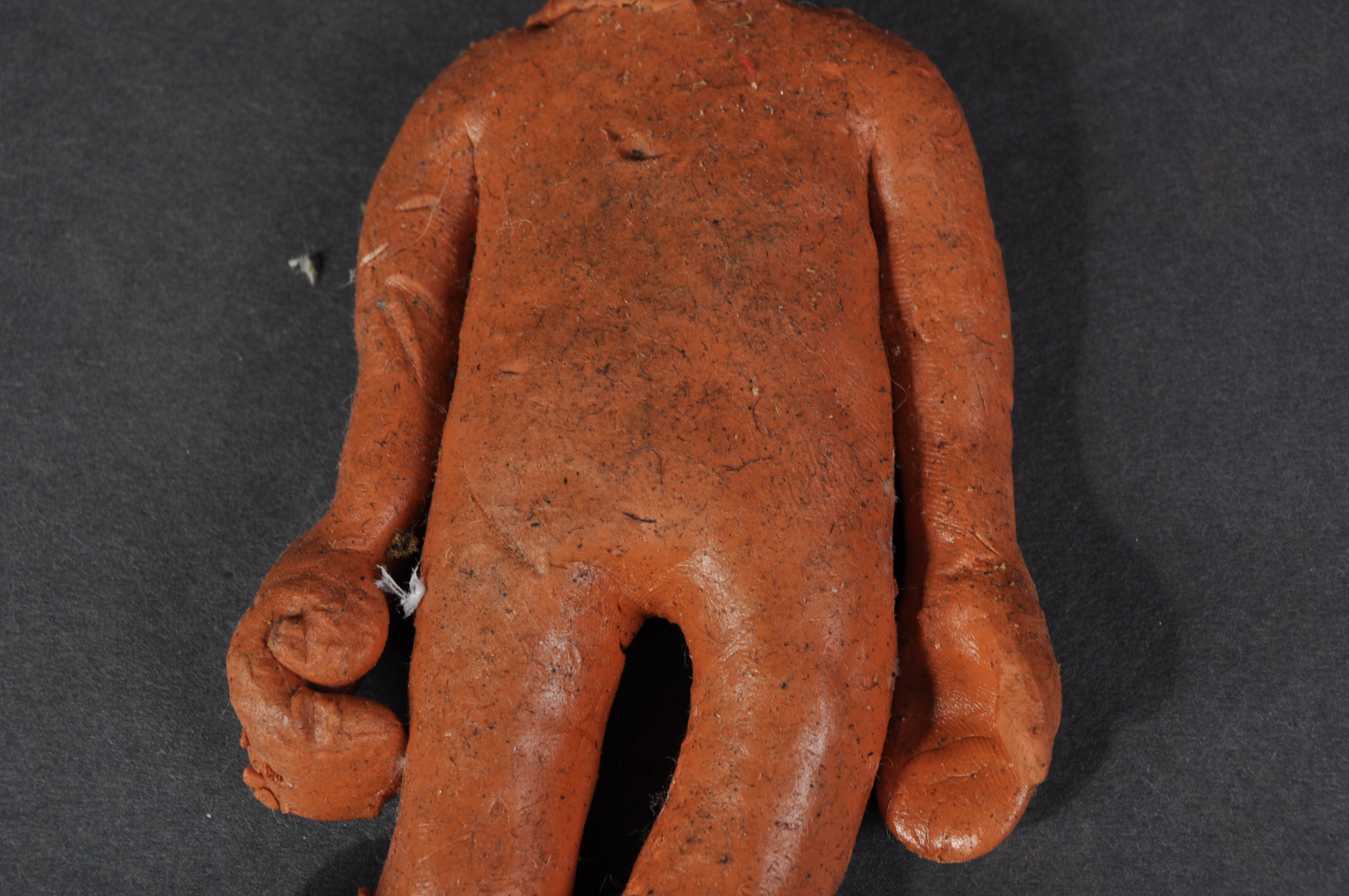 AARDMAN ANIMATIONS - PETER LORD - HAND MADE MORPH FIGURE - Image 3 of 4