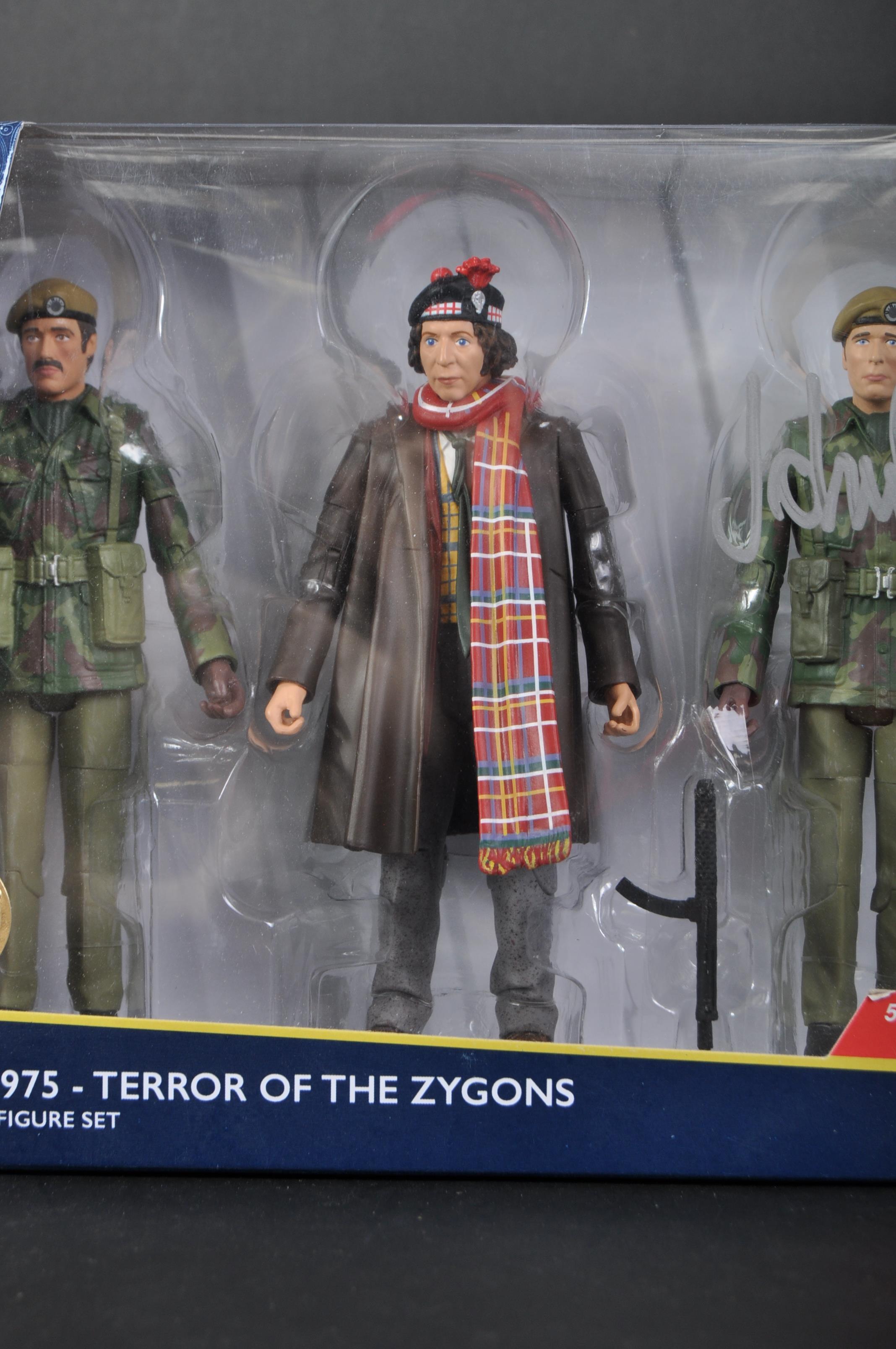 DOCTOR WHO - TERROR OF THE ZYGONS AUTOGRAPHED ACTION FIGURE SET - Image 3 of 5