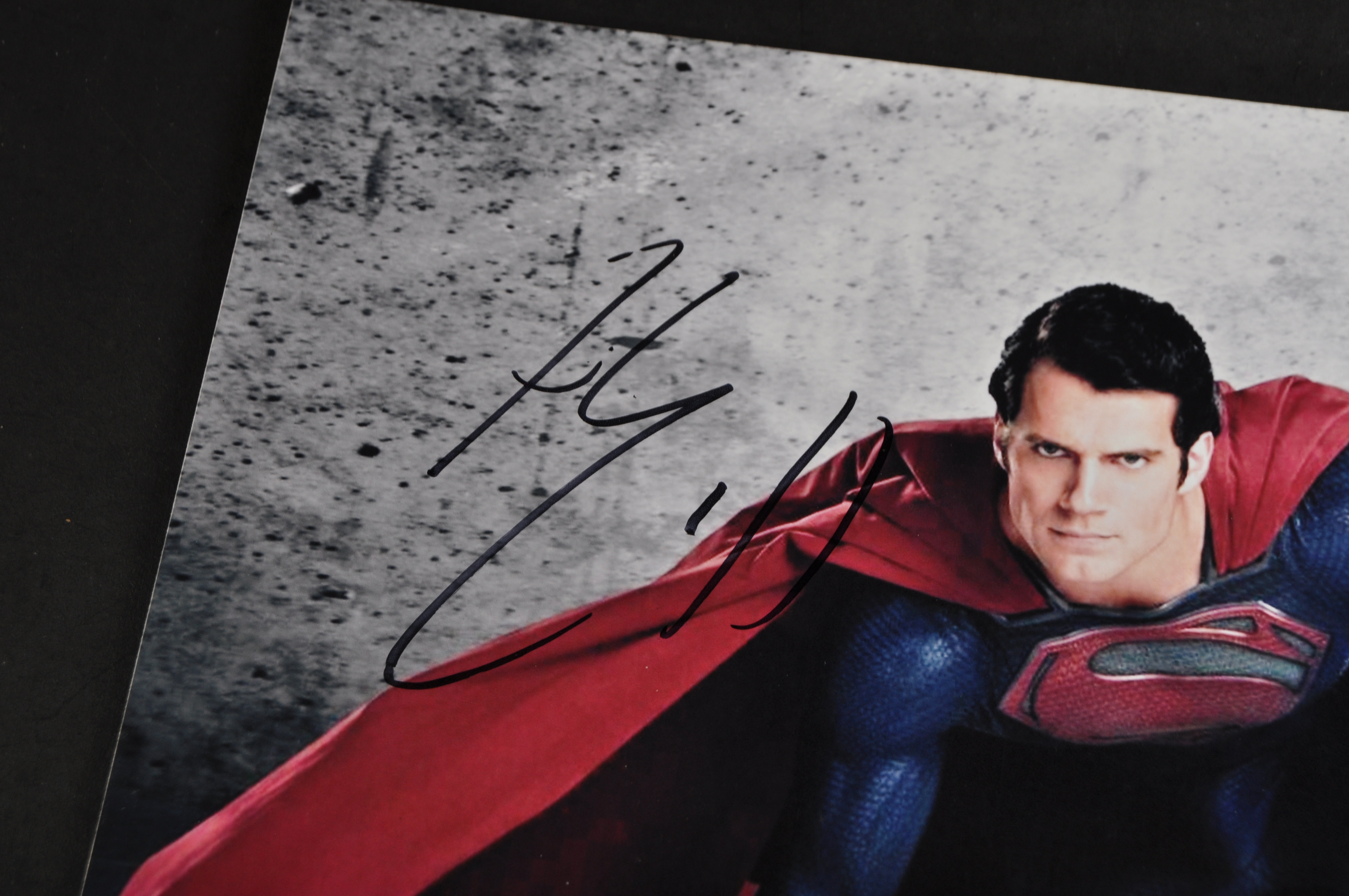 HENRY CAVILL - SUPERMAN MAN OF STEEL - SIGNED 8X10 - AFTAL - Image 2 of 2