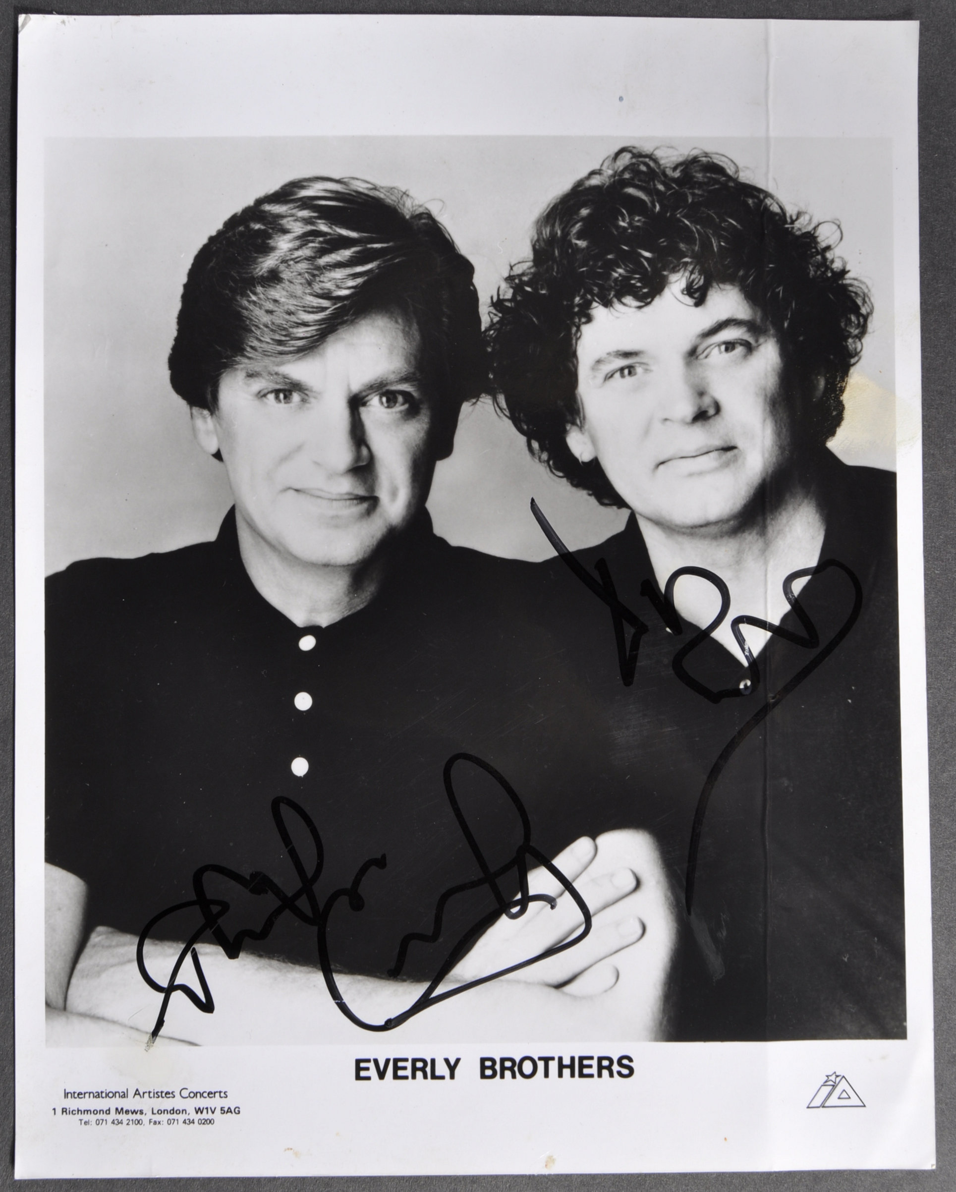 THE EVERLY BROTHERS - AUTOGRAPHED 8X10" PROMO PHOTO