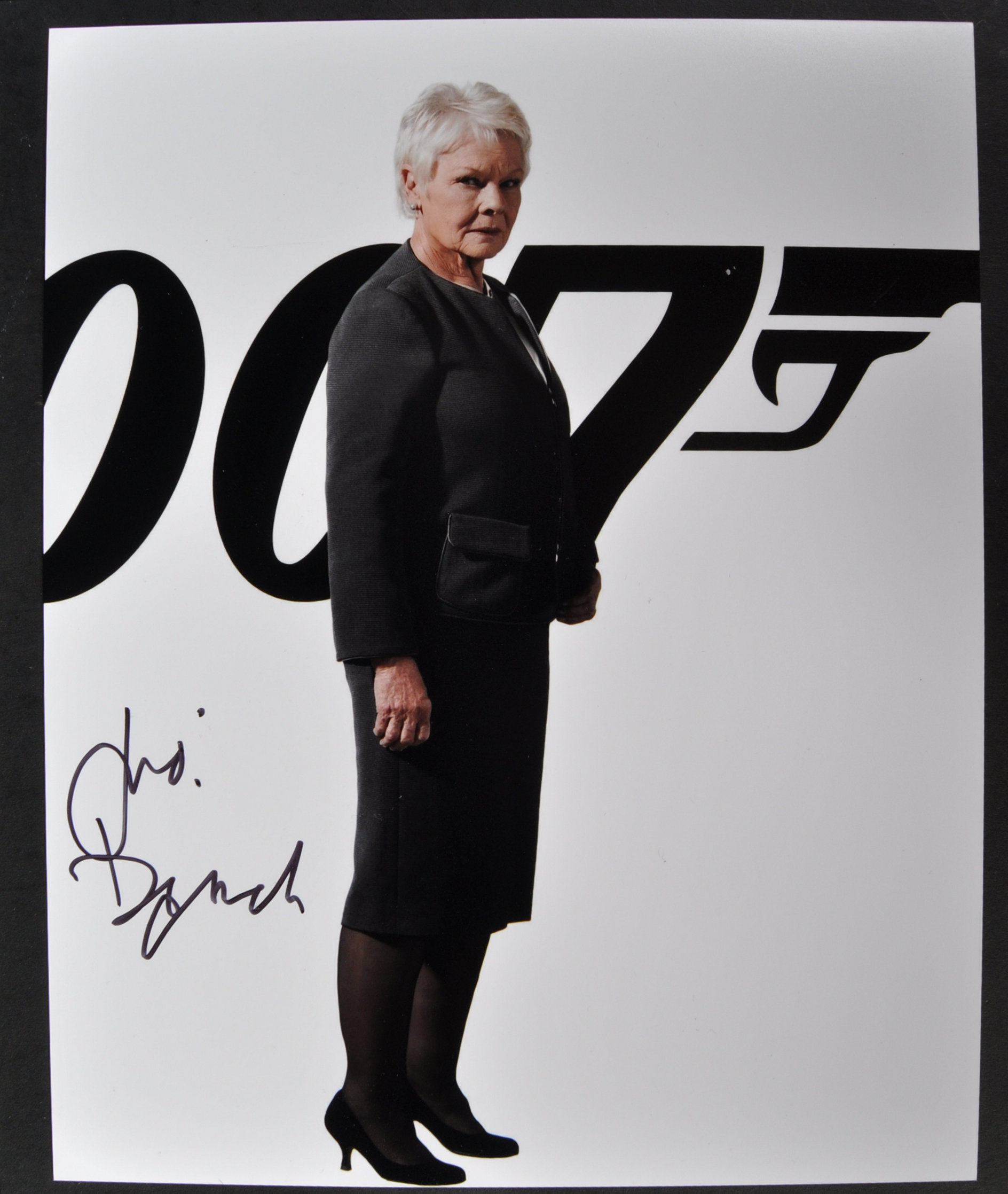 DAME JUDI DENCH - JAMES BOND 007 - M - AUTOGRAPHED PHOTO - AFTAL