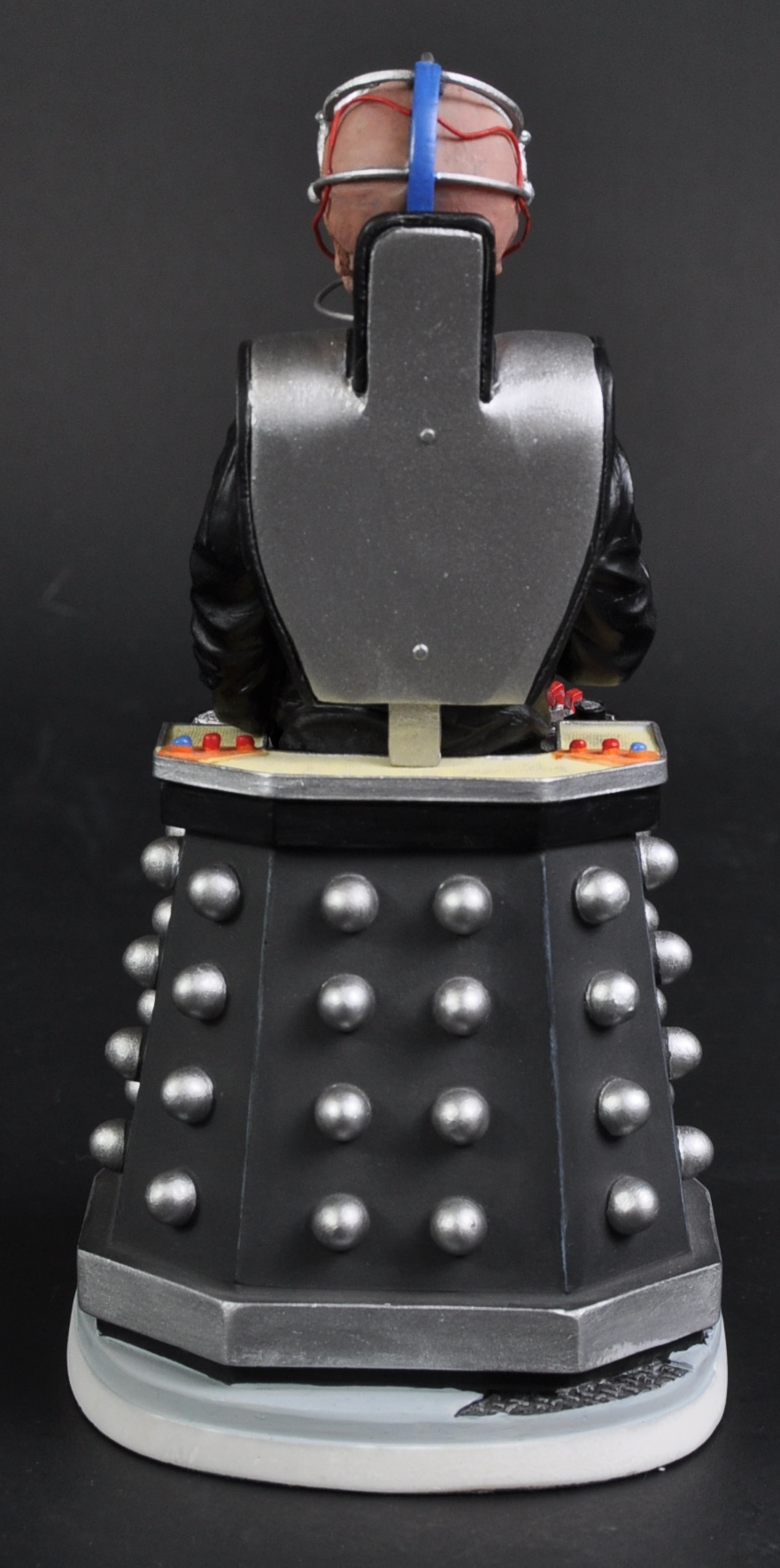 DOCTOR WHO - ROBERT HARROP - LTD ED HAND PAINTED FIGURINE - Image 4 of 6