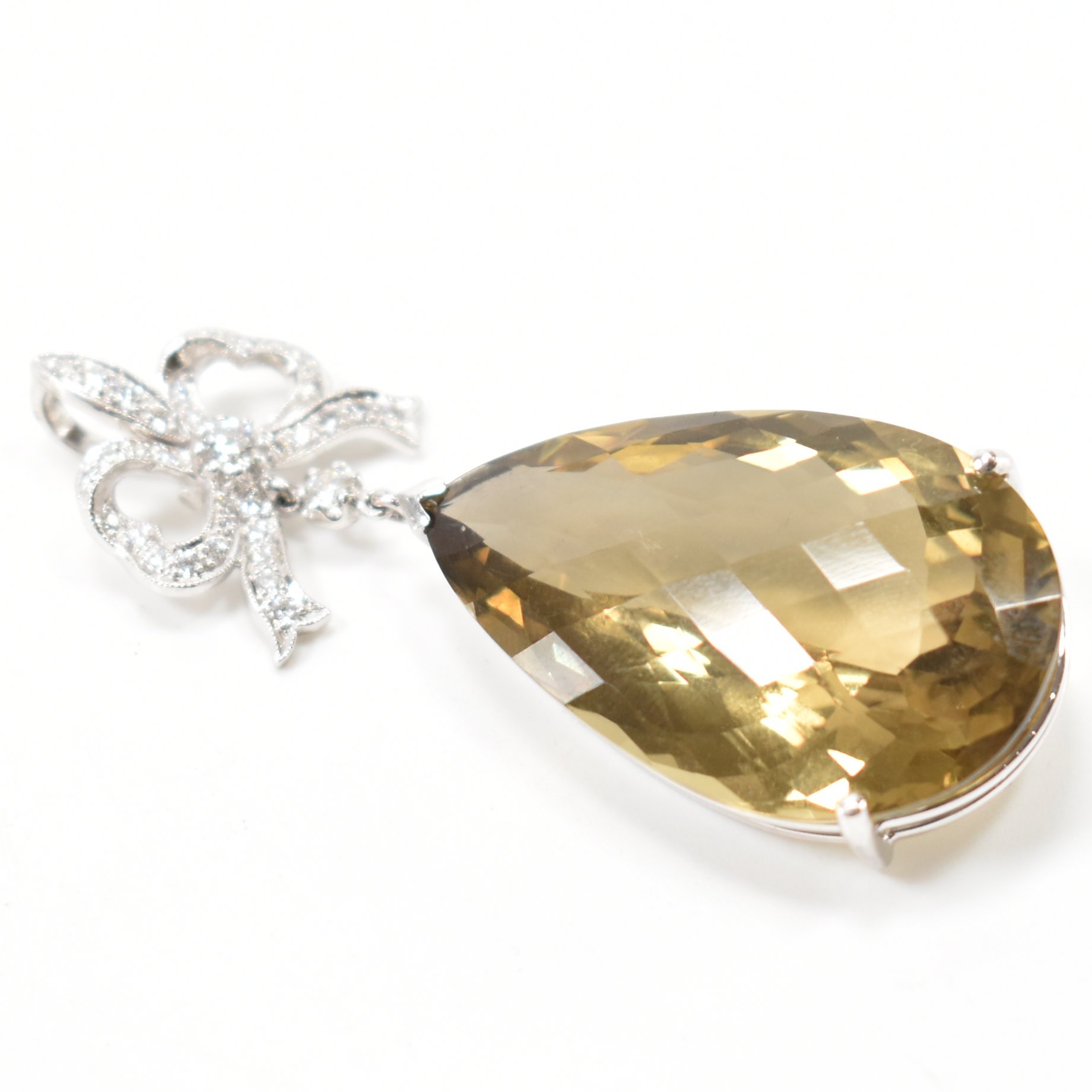 18CT WHITE GOLD DIAMOND & CITRINE PENDANT - Image 2 of 6