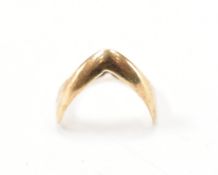 HALLMAKRED 9CT GOLD CHEVRON RING