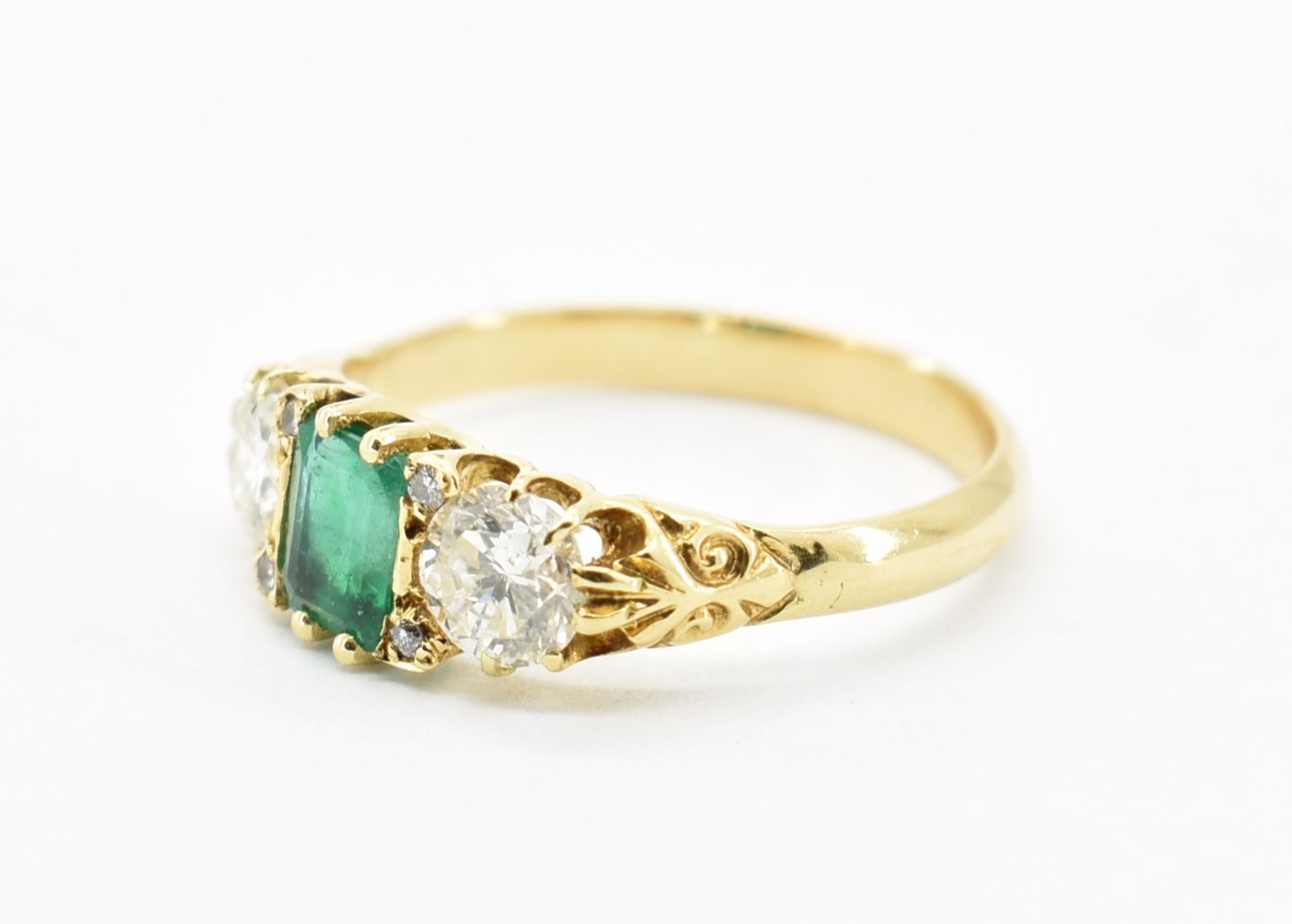 EMERALD & DIAMOND THREE STONE RING - Image 3 of 5