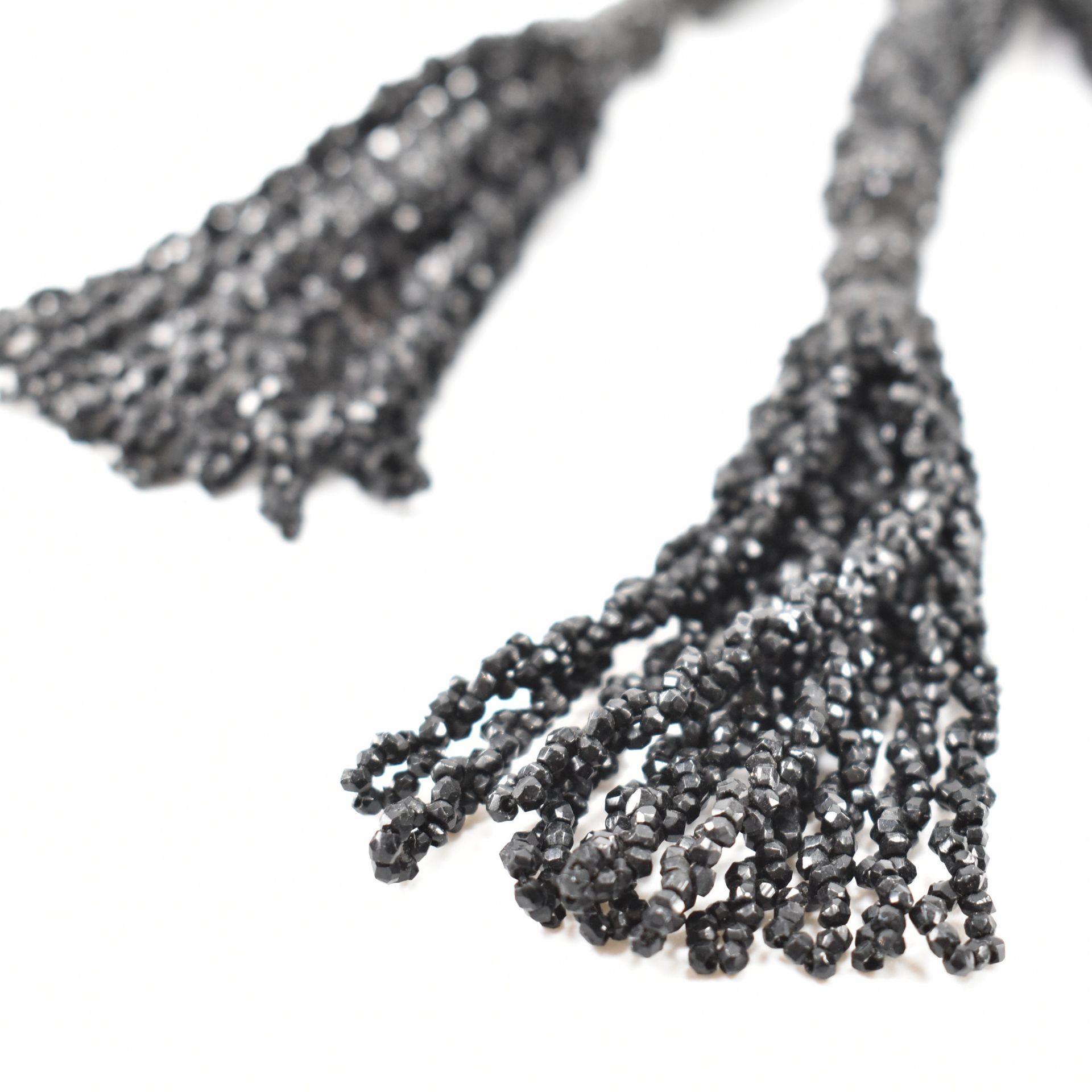 ART DECO BLACK BEADED SAUTOIR NECKLACE - Image 2 of 6