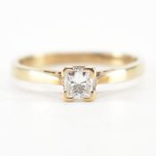 HALLMARKED 9CT GOLD & DIAMOND SINGLE STONE RING