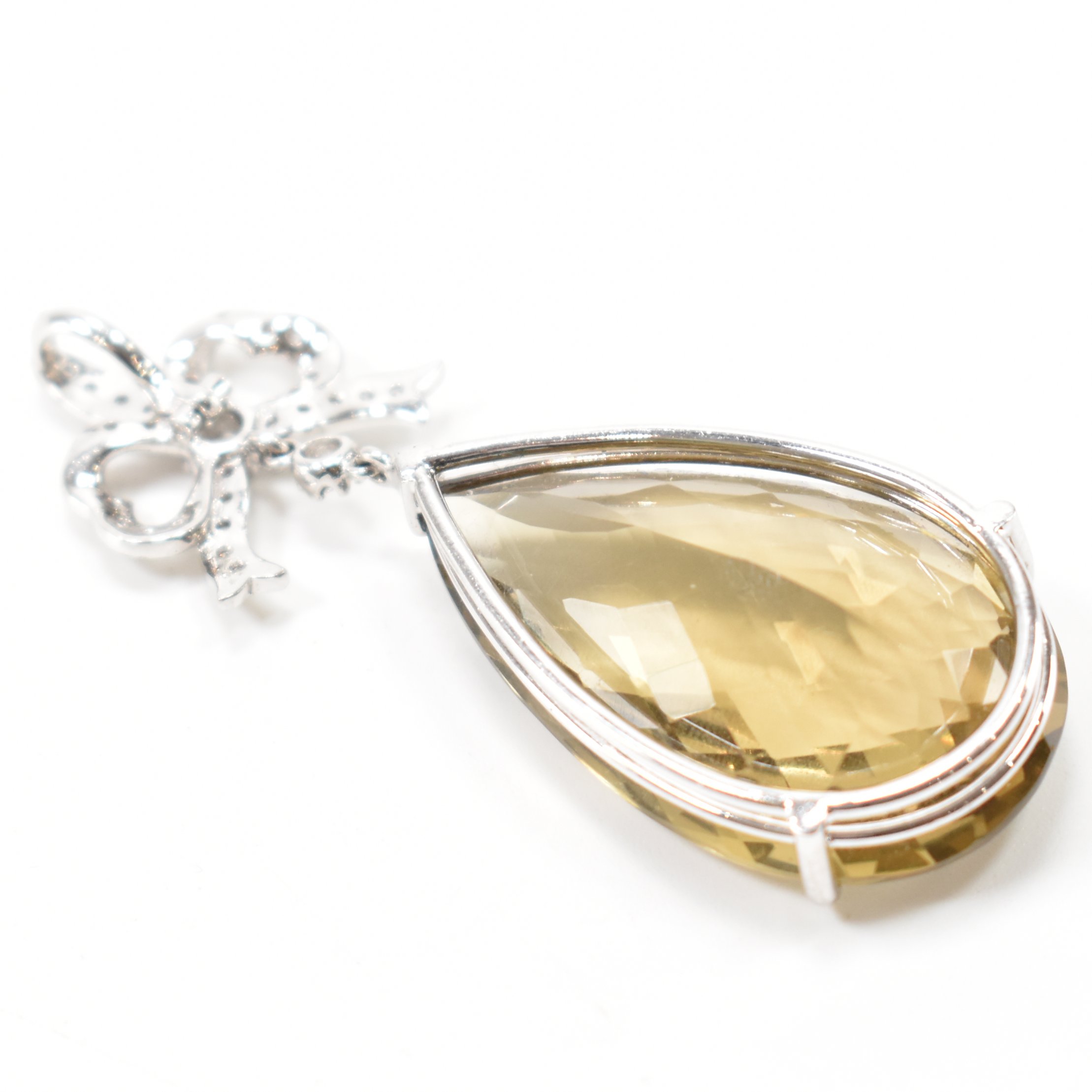 18CT WHITE GOLD DIAMOND & CITRINE PENDANT - Image 6 of 6