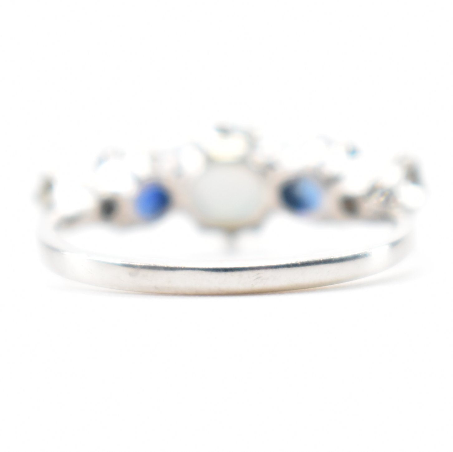 VINTAGE PLATINUM OPAL DIAMOND & SAPPHIRE 5 STONE RING - Image 4 of 8