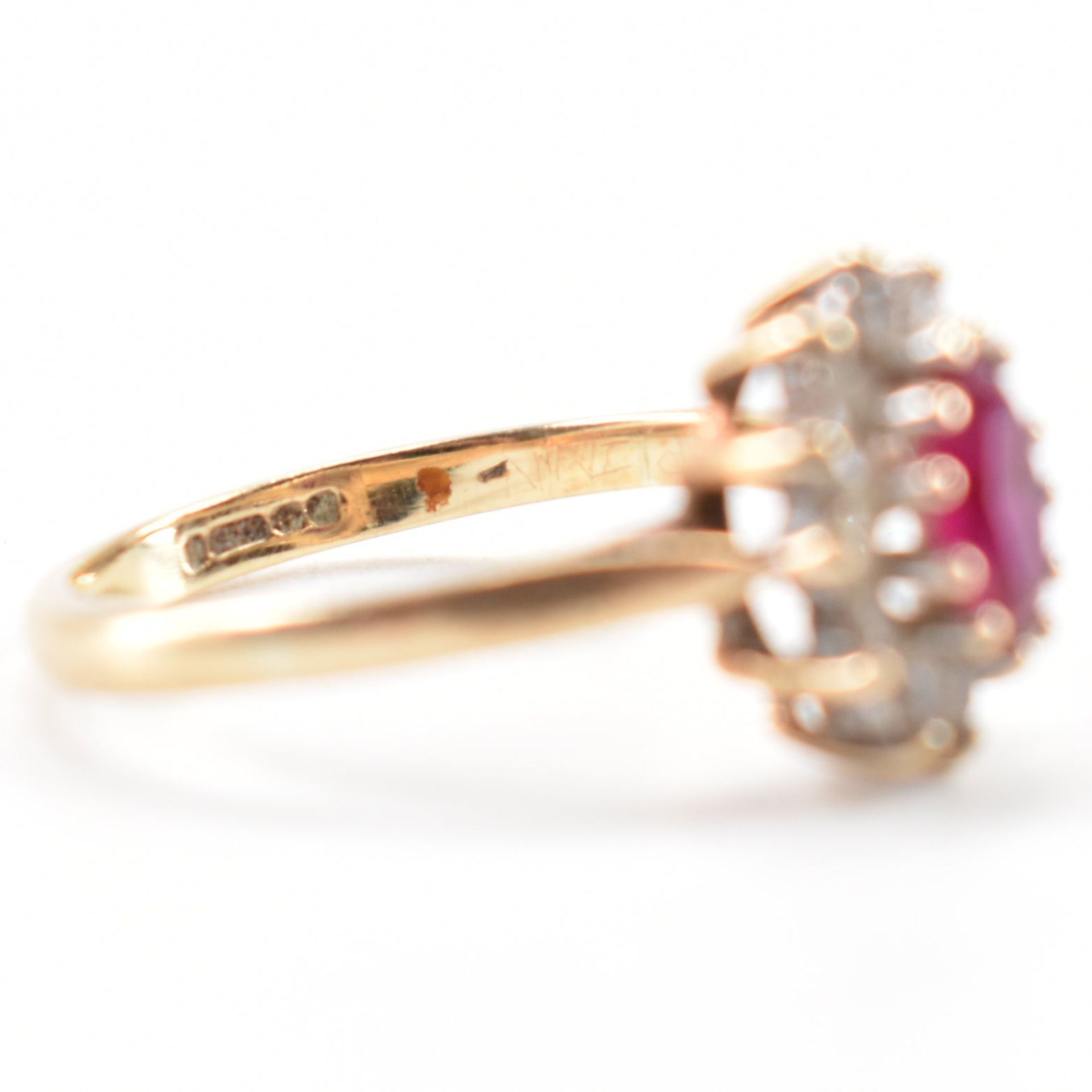 HALLMARKED 9CT GOLD PINK & WHITE STONE CLUSTER RING - Image 5 of 8