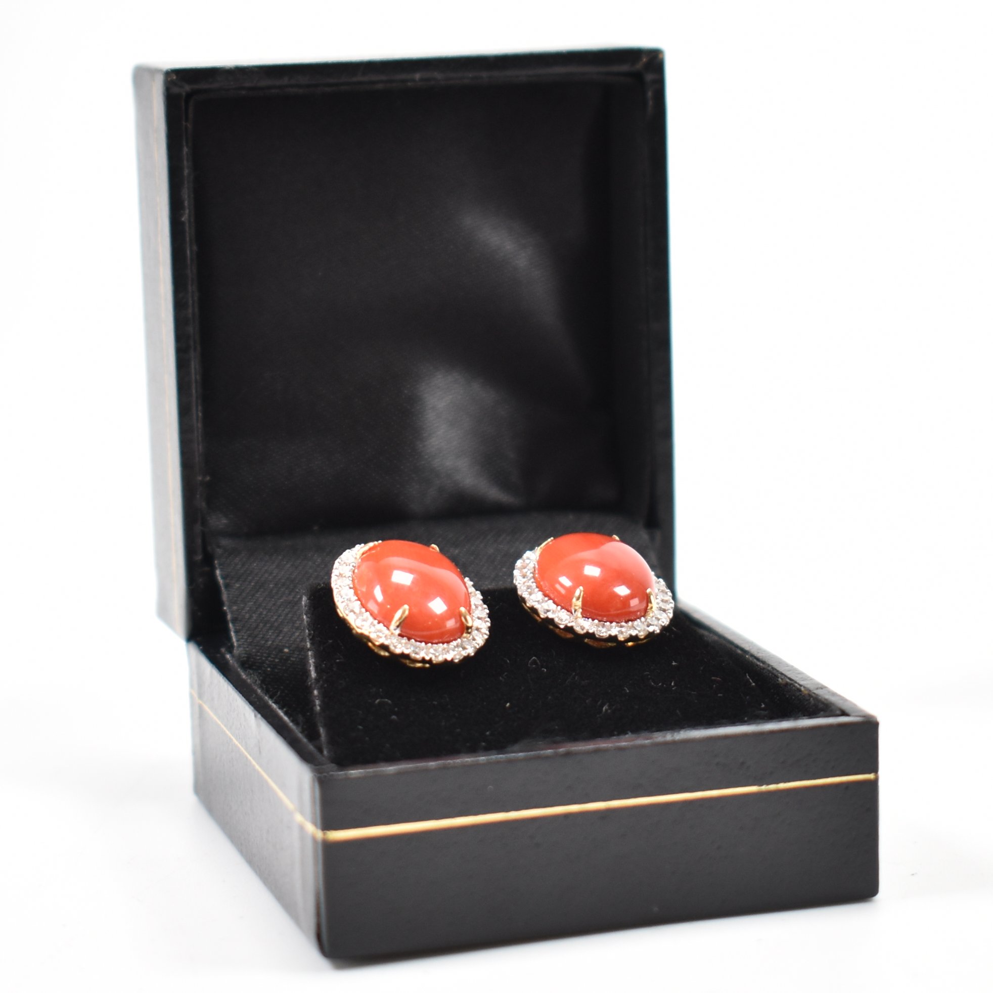 PAIR OF 18CT GOLD CORAL & DIAMOND EARRINGS - Image 4 of 4
