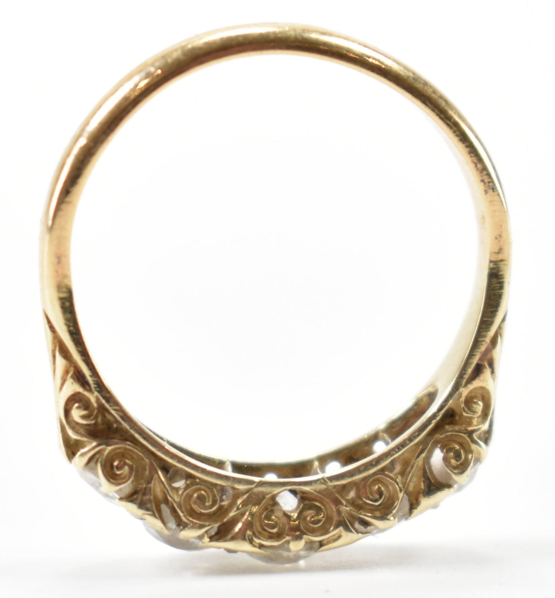 GOLD & DIAMOND FIVE STONE RING - Image 6 of 8