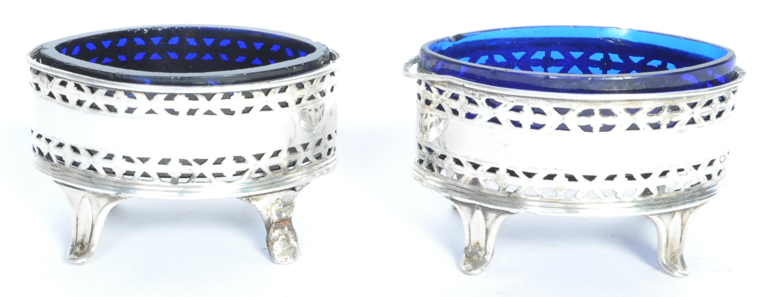 PAIR OF 19TH CENTURY SILVER TABLE SALTS - BLUE GLASS LINERS - Image 3 of 7