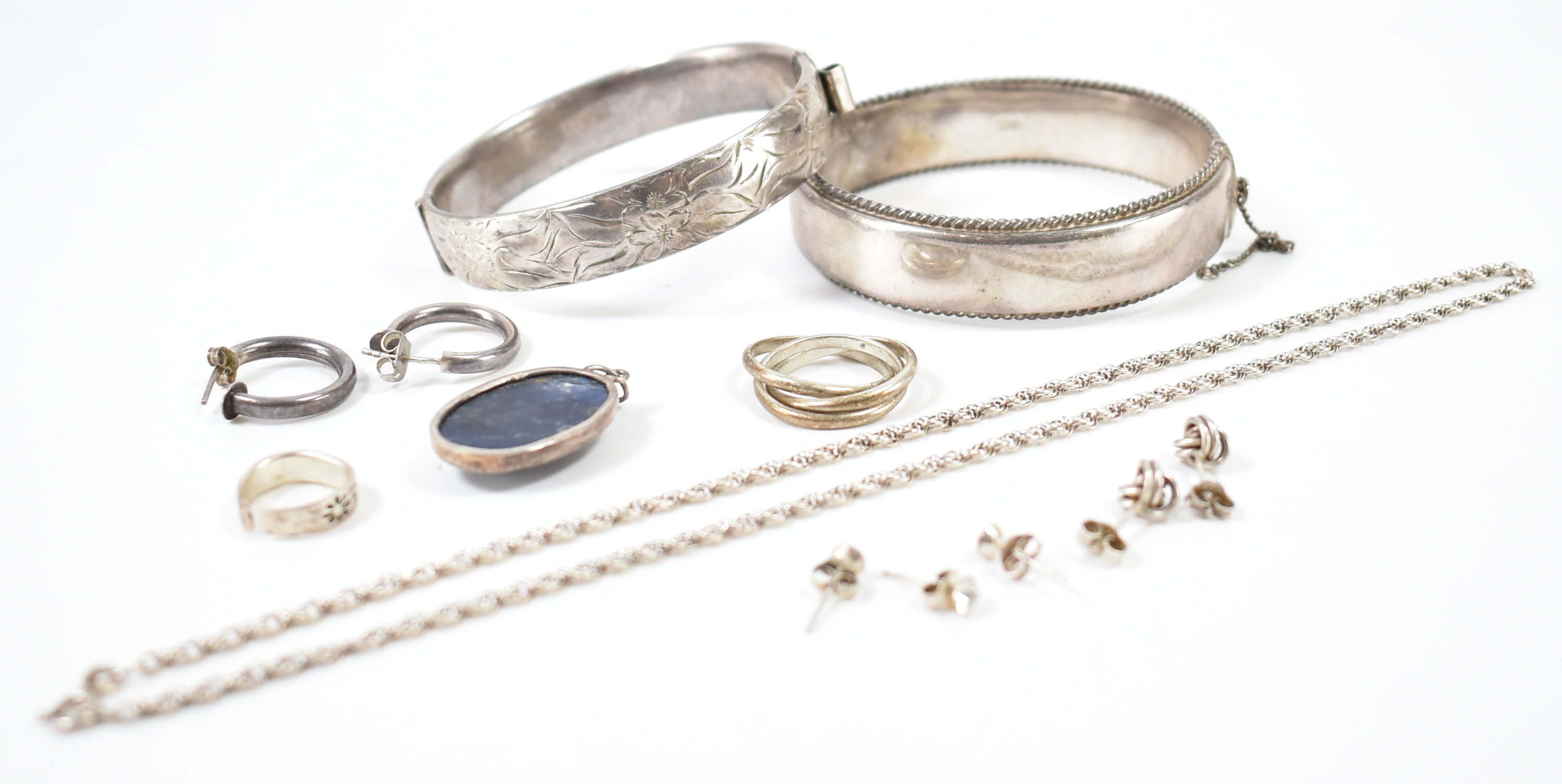 COLLECTION OF VINTAGE SILVER & WHITE METAL JEWELLERY - Image 5 of 5