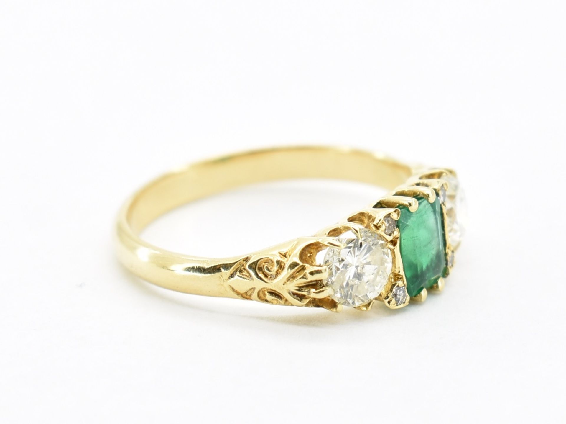 EMERALD & DIAMOND THREE STONE RING - Image 2 of 5