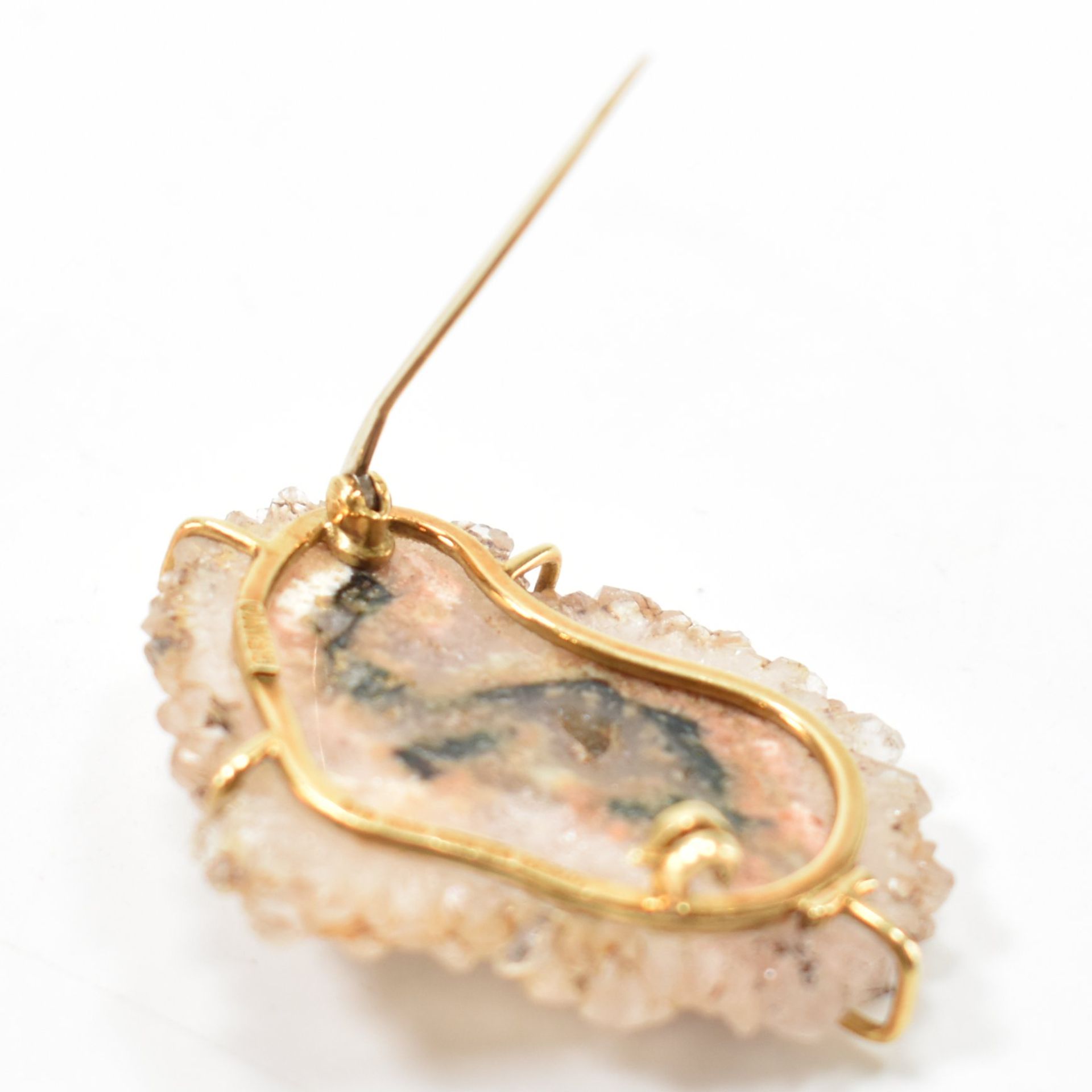 VINTAGE 1970S ANDREW GRIMA 18CT GOLD GEODE SLICE BROOCH - Image 7 of 7