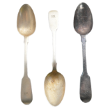 THREE VICTORIAN FIDDLE PATTERN TEASPOONS