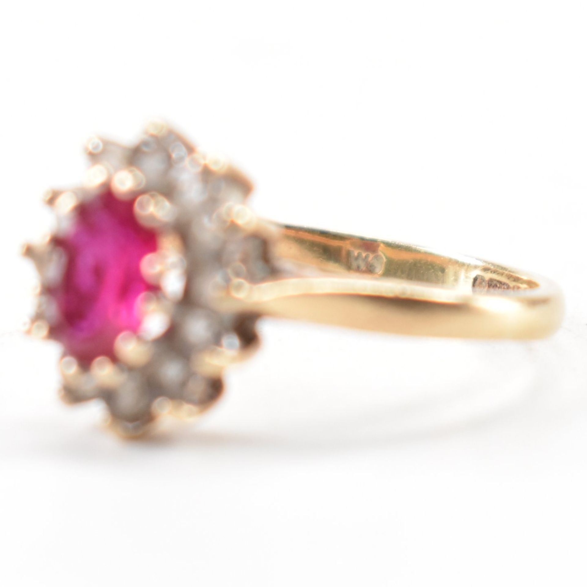 HALLMARKED 9CT GOLD PINK & WHITE STONE CLUSTER RING - Image 6 of 8