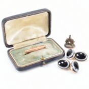 ASSORTMENT OF ANTIQUE JEWELLERY - BANDED AGATE CUFFLINKS