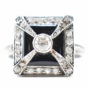 1930S ART DECO DIAMOND & ONYX PANEL RING