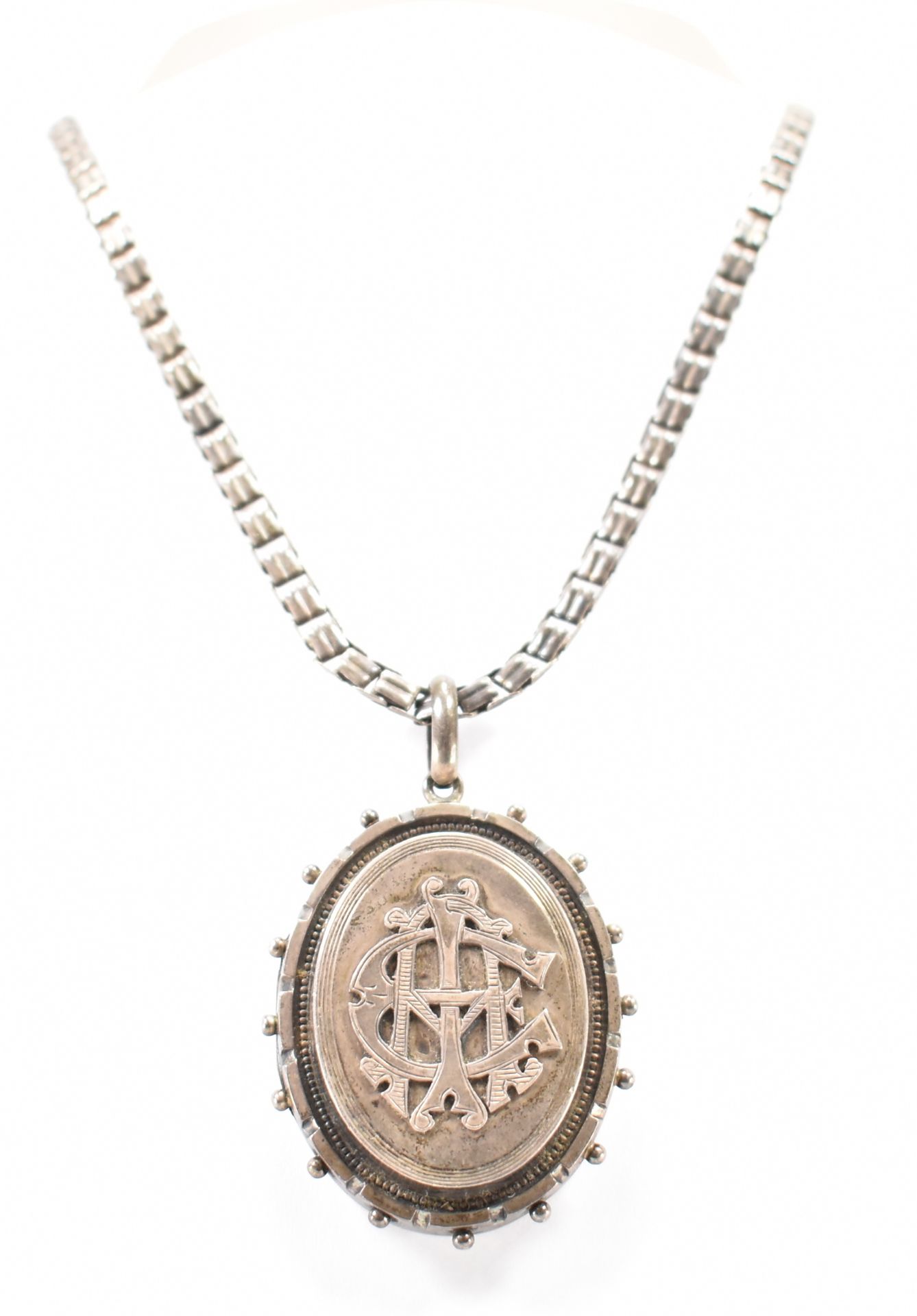 VICTORIAN ANTIQUE SILVER LOCKET NECKLACE