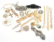 COLLECTION OF VINTAGE COSTUME JEWELLERY