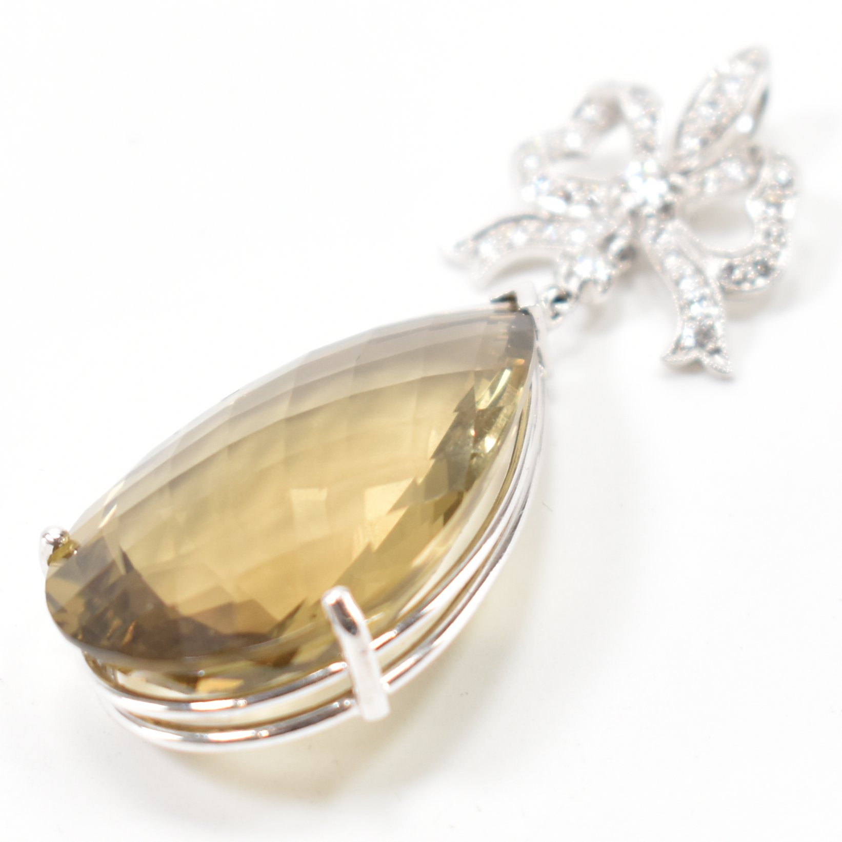 18CT WHITE GOLD DIAMOND & CITRINE PENDANT - Image 3 of 6