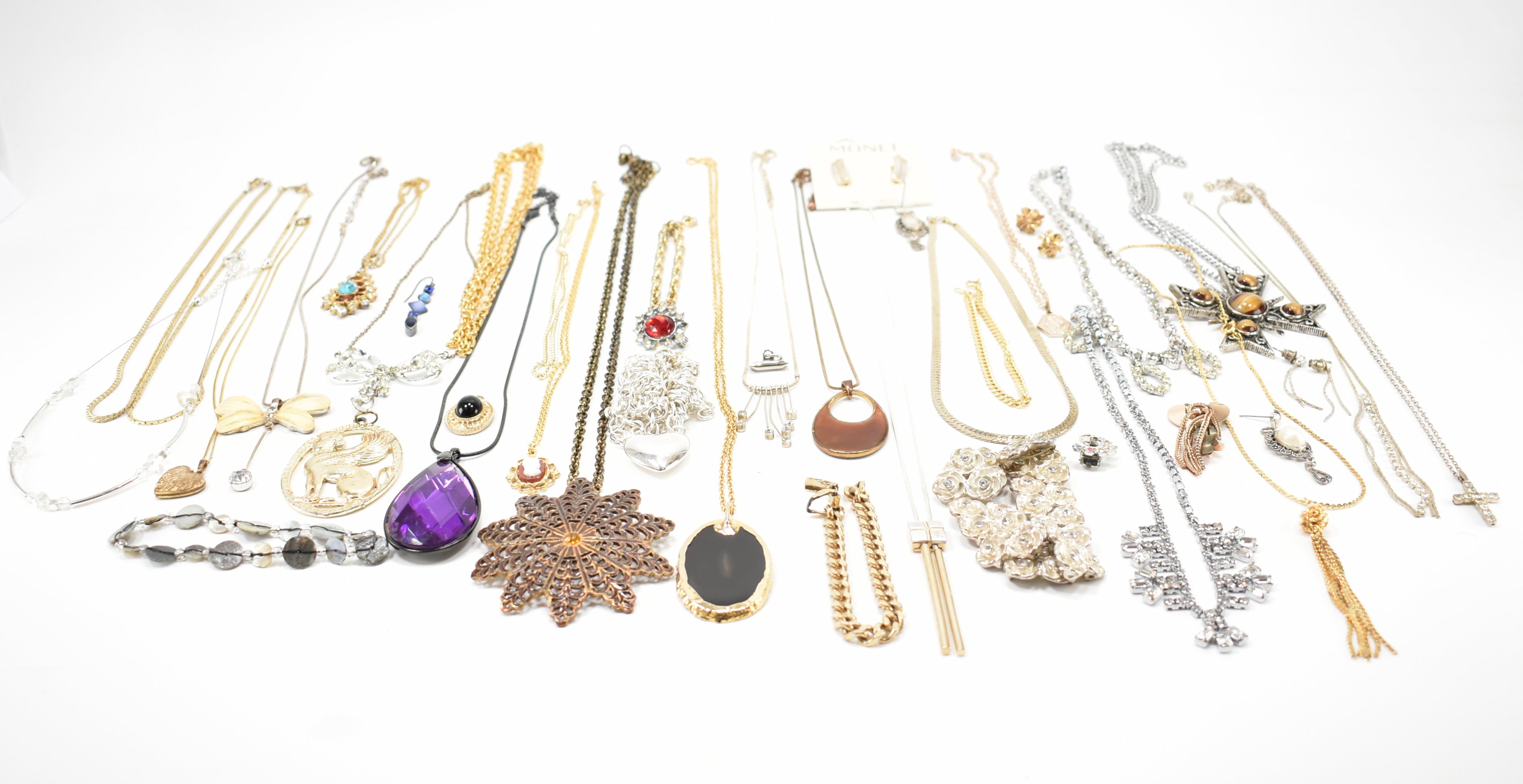 ASSORTMENT OF VINTAGE COSTUME JEWELLERY NECKLACES - Image 3 of 14