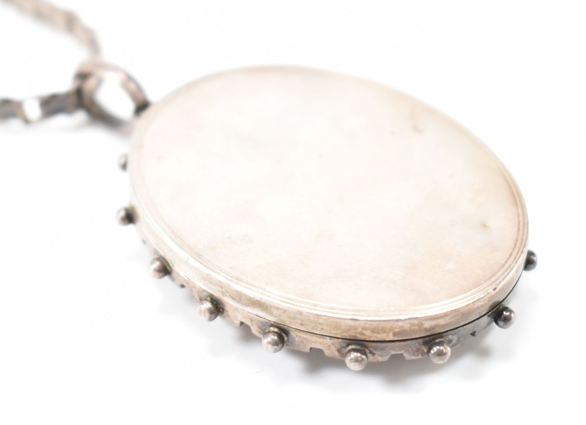 VICTORIAN ANTIQUE SILVER LOCKET NECKLACE - Image 5 of 10